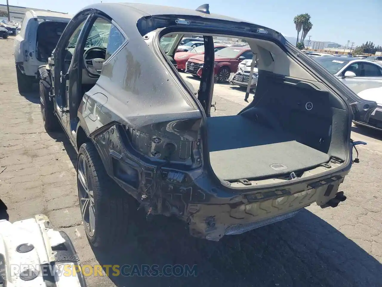 2 Photograph of a damaged car KMUJBESC0TU327592 GENESIS GV80 2026