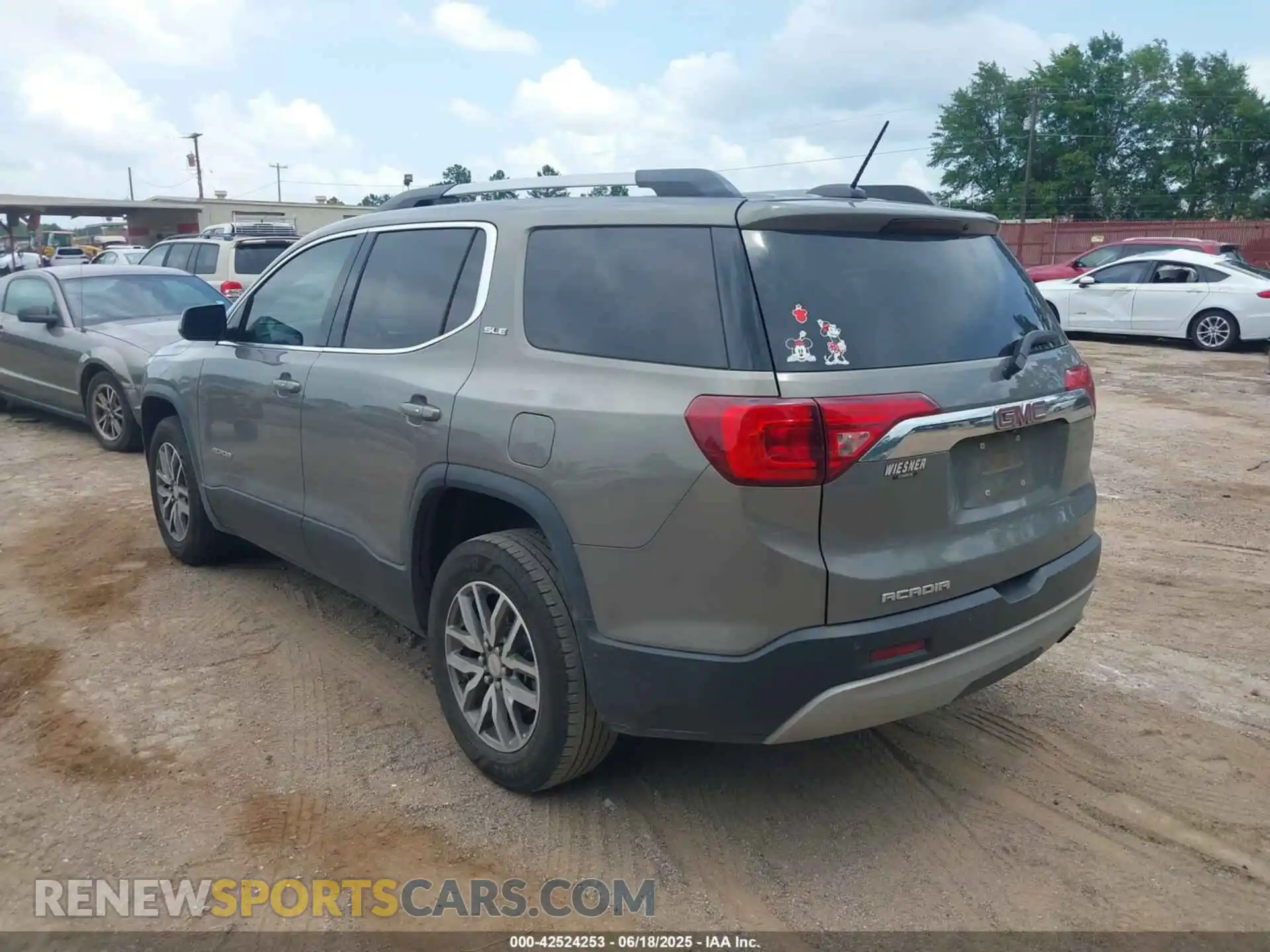 3 Photograph of a damaged car 1GKKNLLA3KZ225273 GMC ACADIA 2019