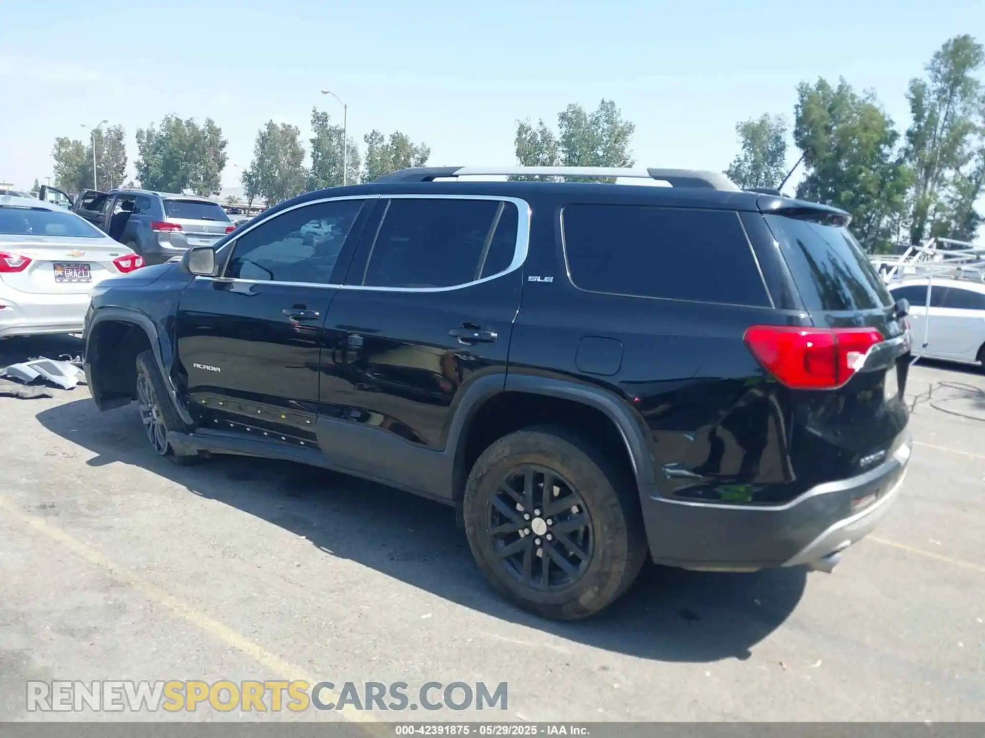 3 Photograph of a damaged car 1GKKNLLS3KZ238890 GMC ACADIA 2019