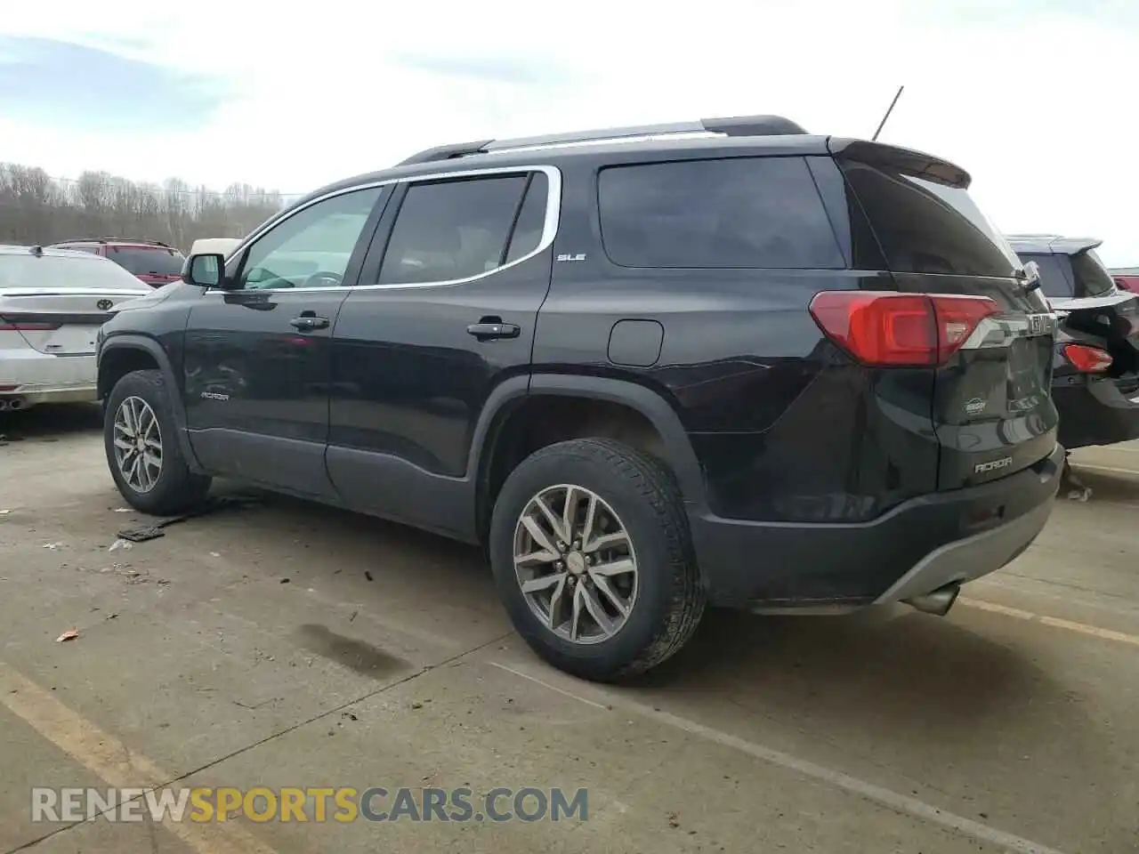 2 Photograph of a damaged car 1GKKNLLS4KZ102428 GMC ACADIA 2019