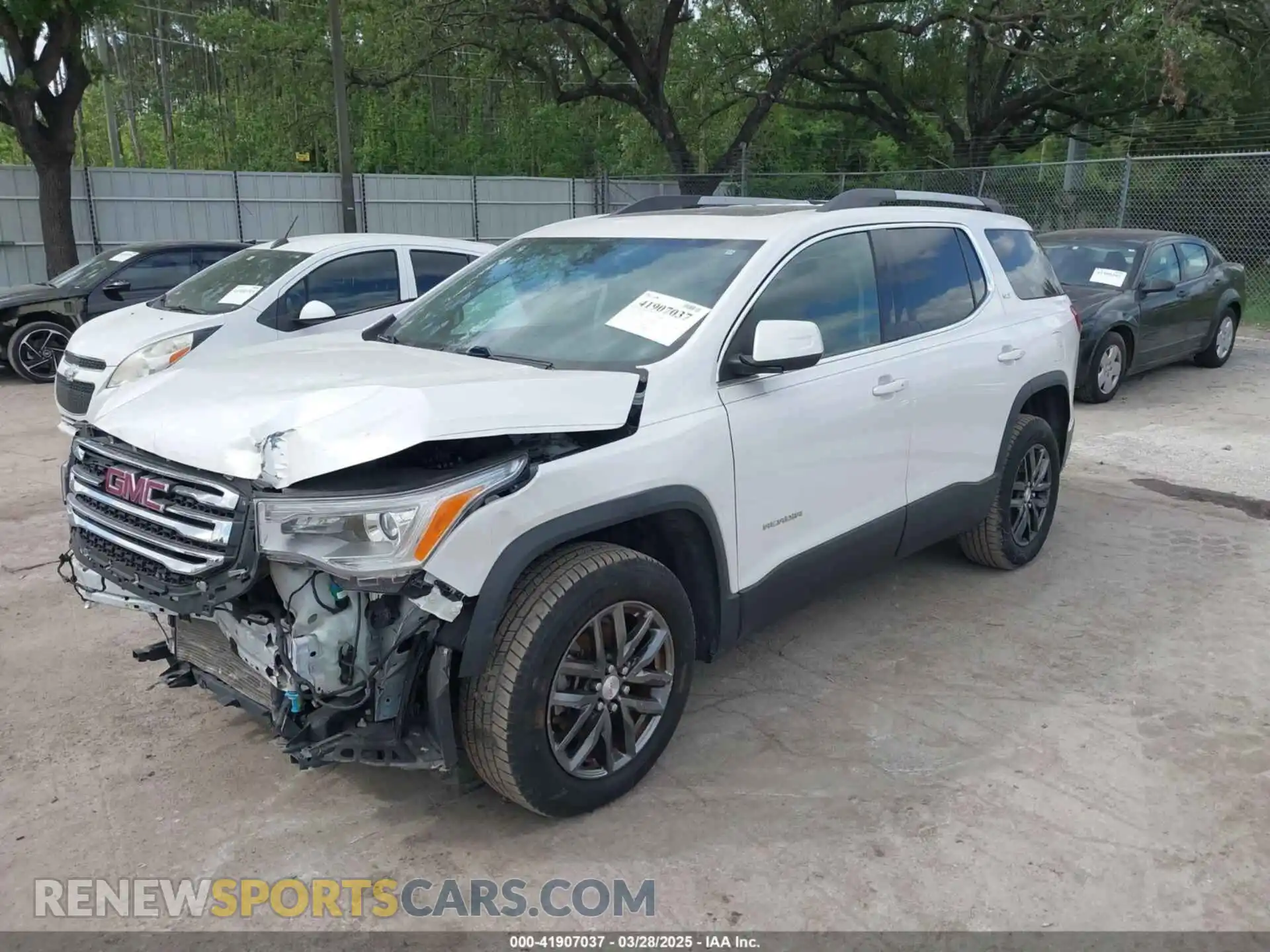 2 Photograph of a damaged car 1GKKNMLA2KZ284367 GMC ACADIA 2019