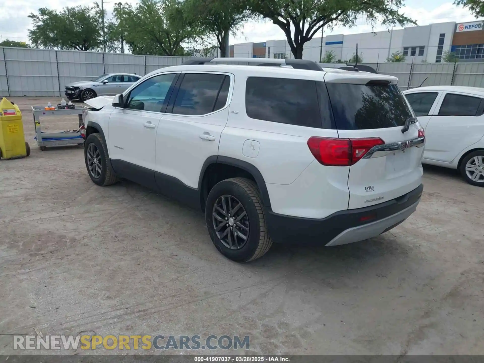 3 Photograph of a damaged car 1GKKNMLA2KZ284367 GMC ACADIA 2019
