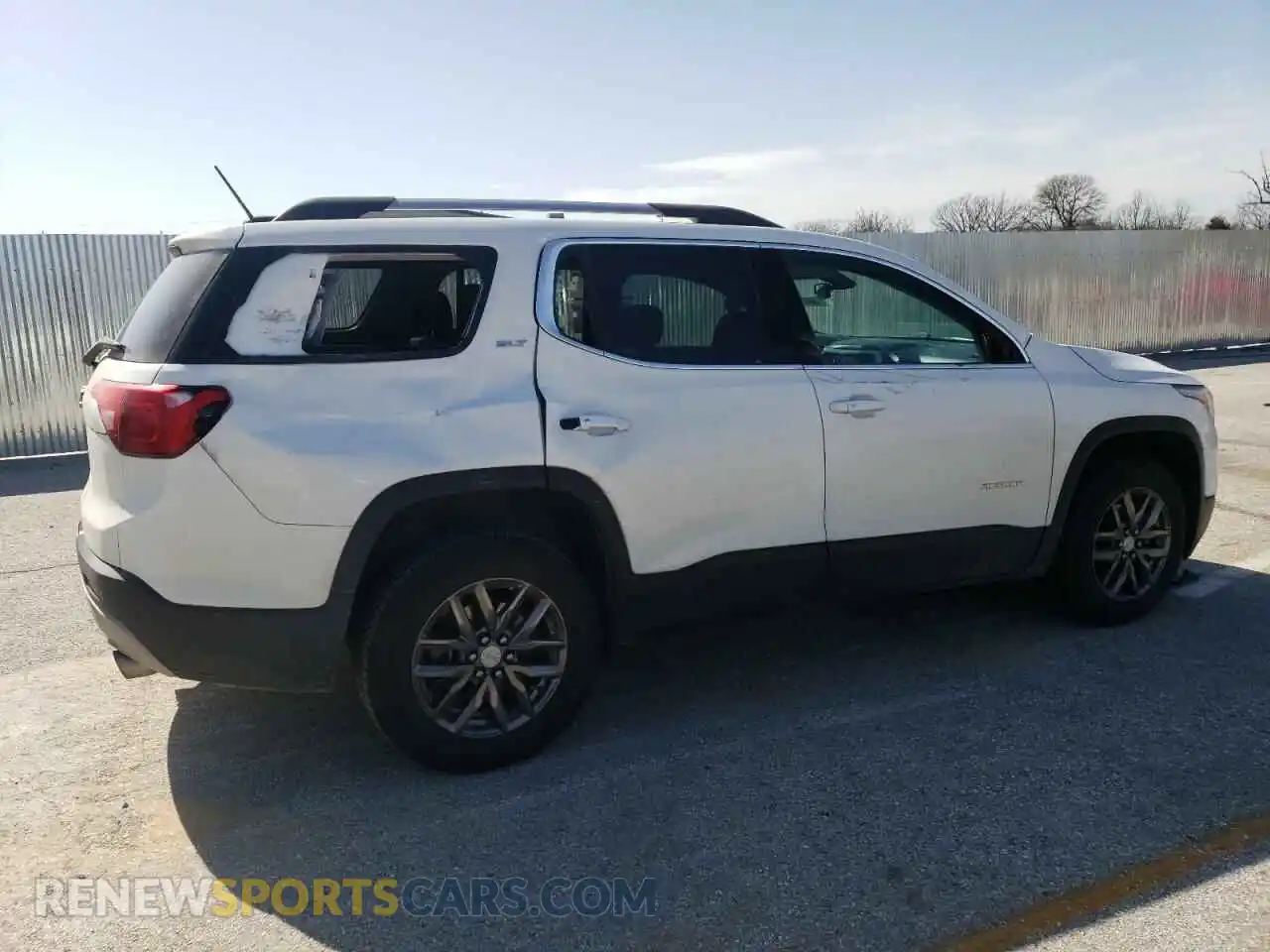 3 Photograph of a damaged car 1GKKNMLS0KZ264305 GMC ACADIA 2019