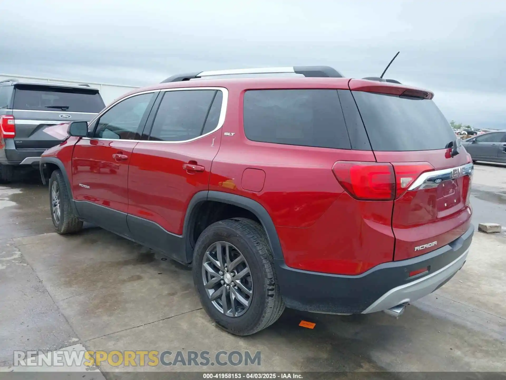 3 Photograph of a damaged car 1GKKNMLS2KZ254567 GMC ACADIA 2019