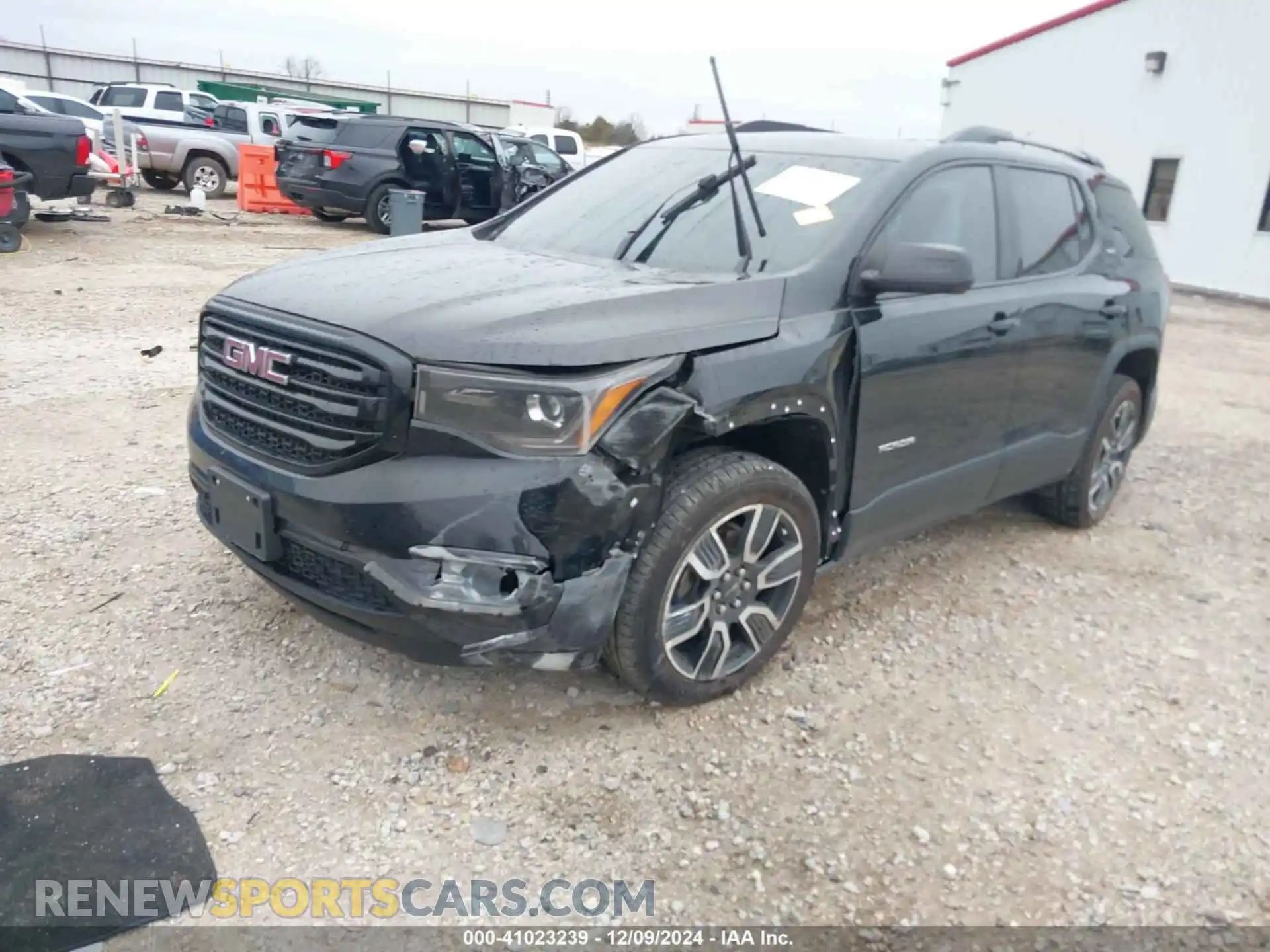 2 Photograph of a damaged car 1GKKNMLS4KZ191987 GMC ACADIA 2019