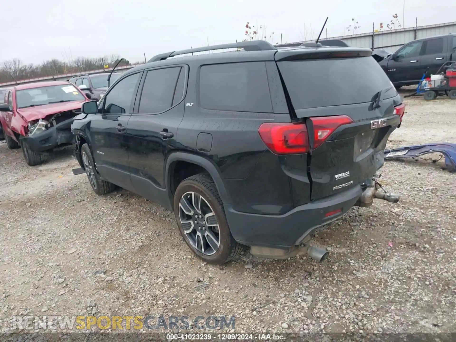 3 Photograph of a damaged car 1GKKNMLS4KZ191987 GMC ACADIA 2019