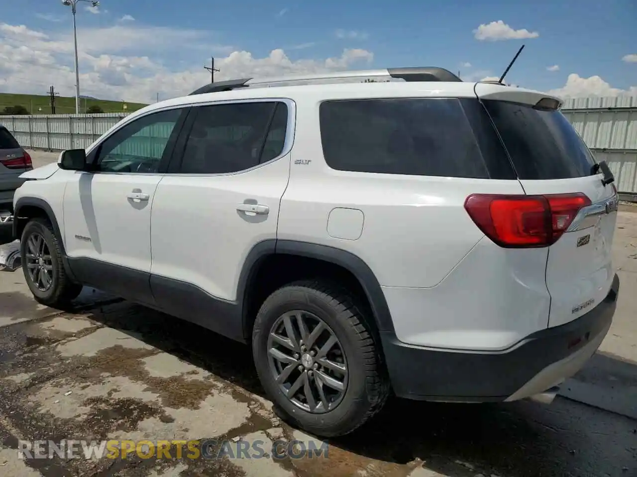 2 Photograph of a damaged car 1GKKNMLS8KZ269977 GMC ACADIA 2019