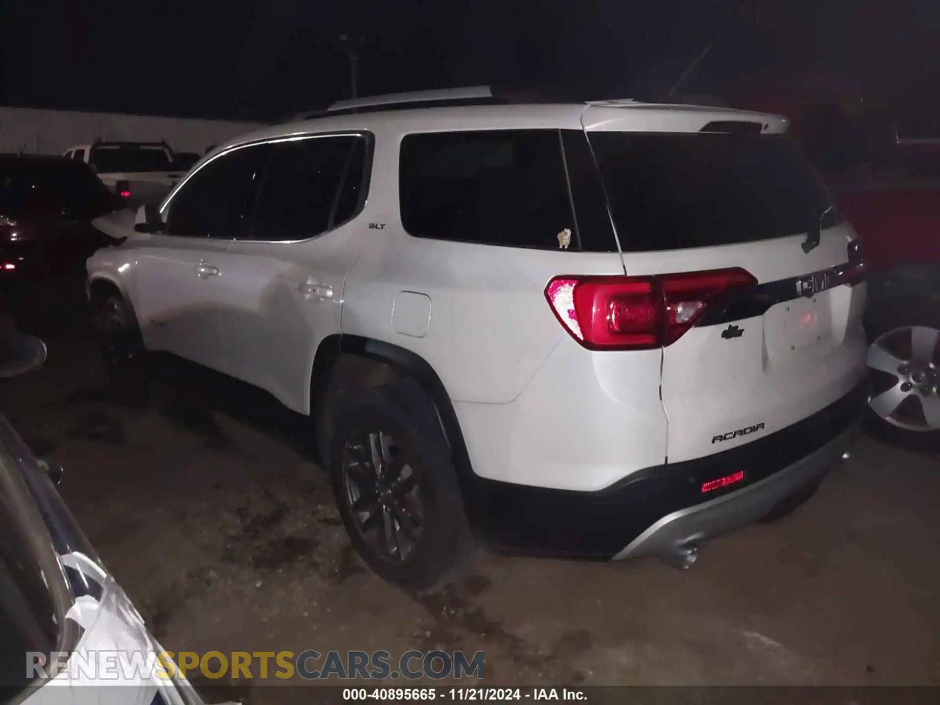 3 Photograph of a damaged car 1GKKNMLSXKZ241436 GMC ACADIA 2019