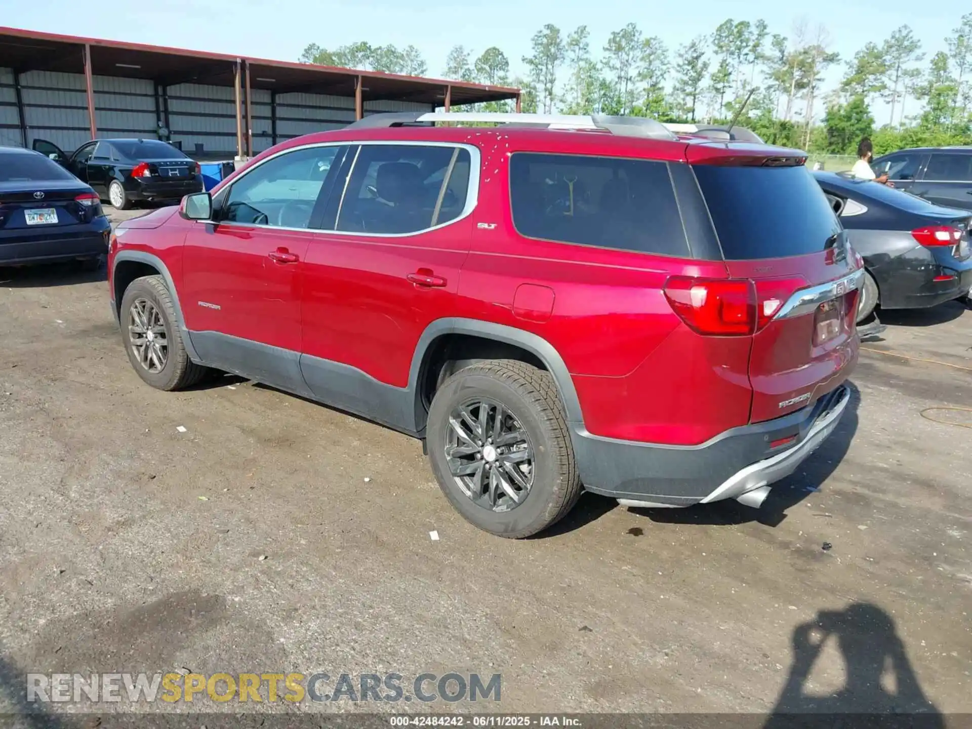 3 Photograph of a damaged car 1GKKNMLSXKZ254543 GMC ACADIA 2019