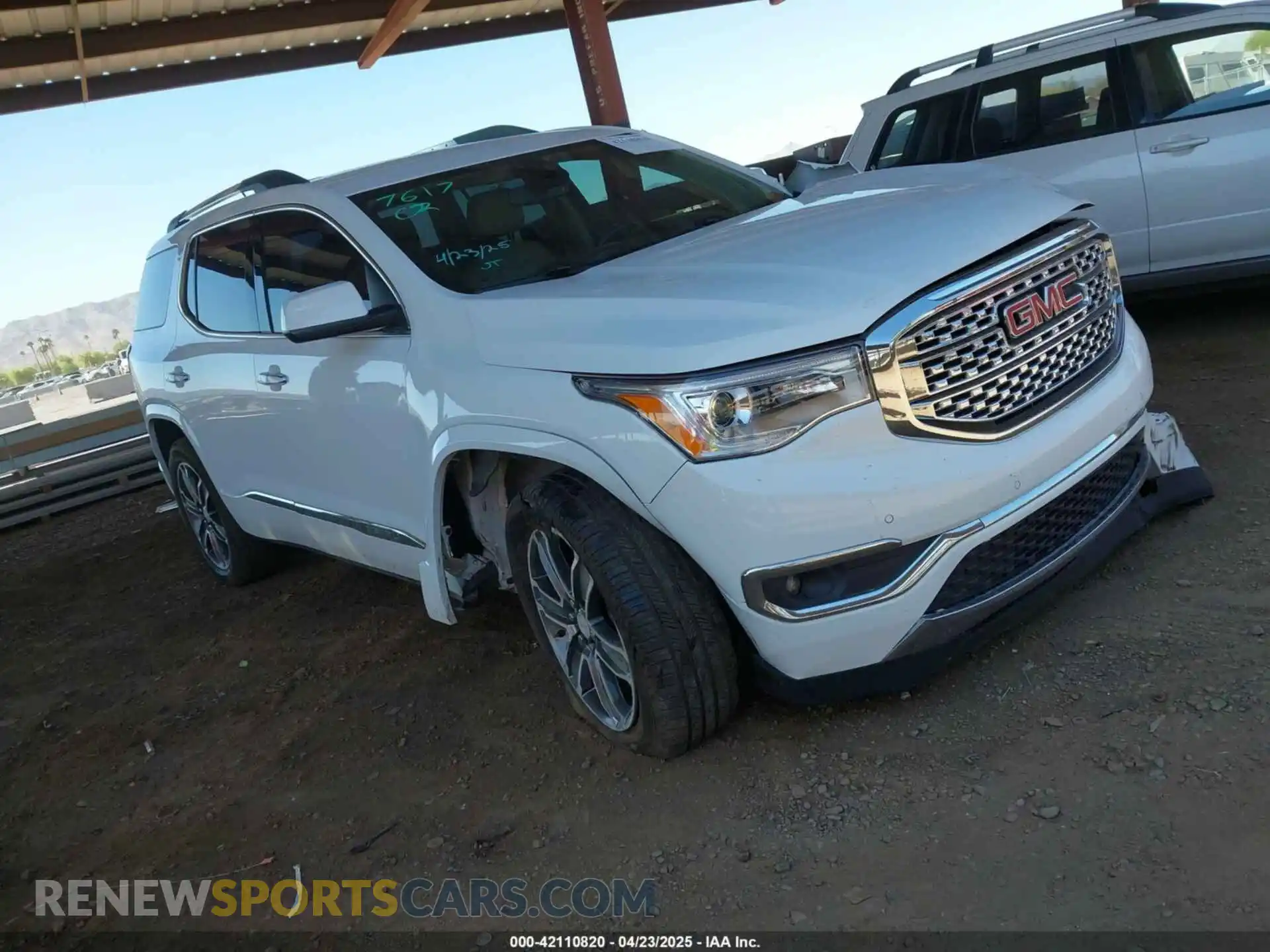 1 Photograph of a damaged car 1GKKNPLS4KZ185995 GMC ACADIA 2019