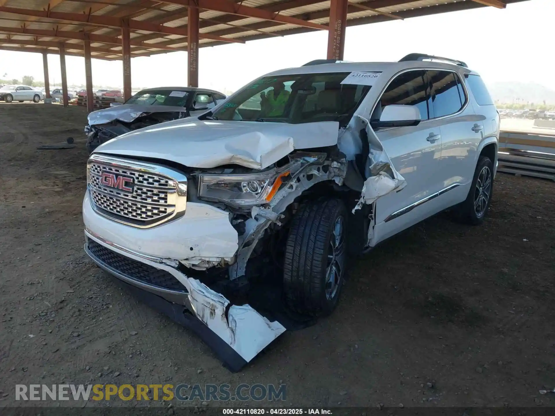 2 Photograph of a damaged car 1GKKNPLS4KZ185995 GMC ACADIA 2019