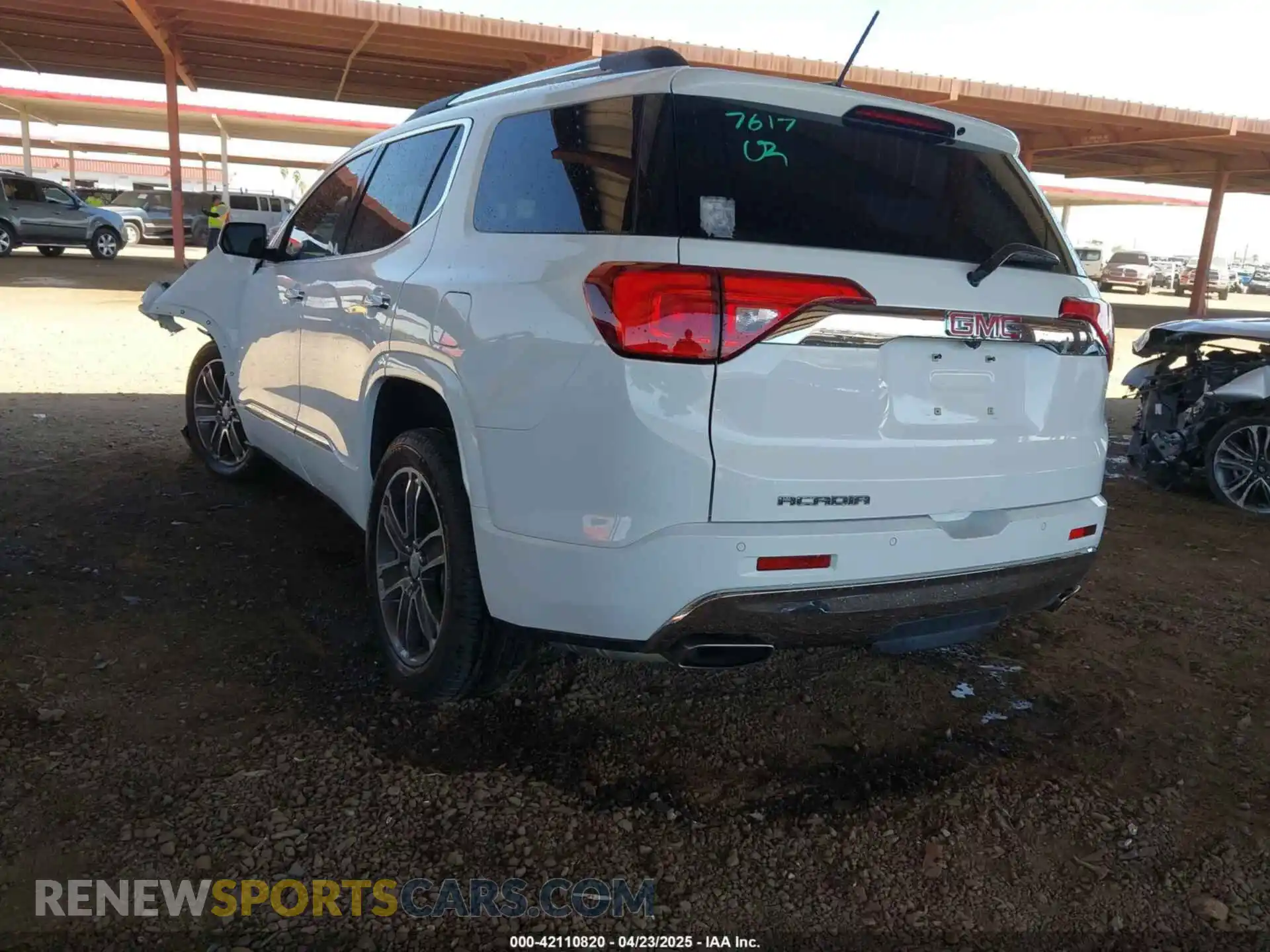 3 Photograph of a damaged car 1GKKNPLS4KZ185995 GMC ACADIA 2019