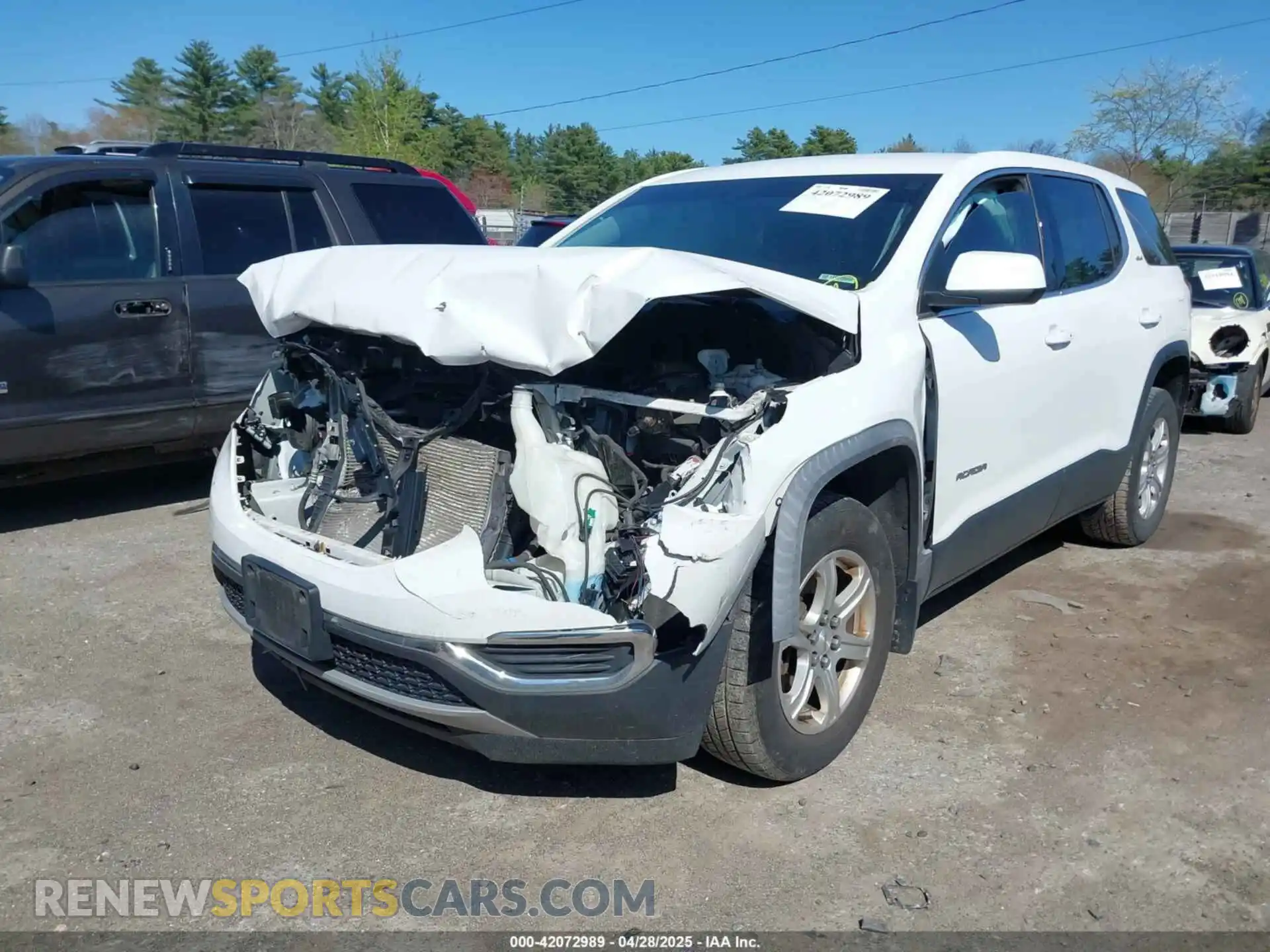 2 Photograph of a damaged car 1GKKNRLS8KZ122927 GMC ACADIA 2019