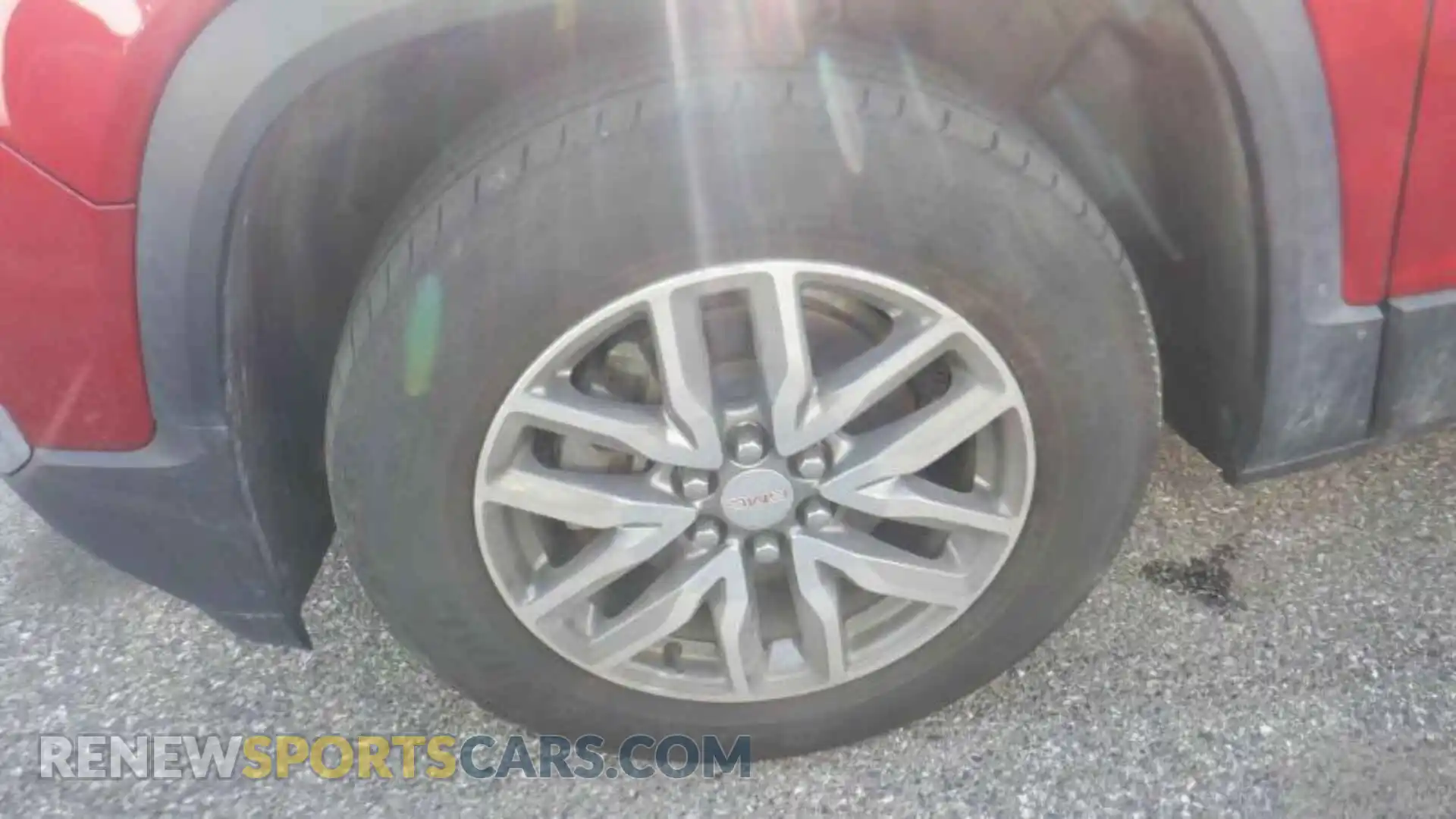 2 Photograph of a damaged car 1GKKNSLS1KZ260381 GMC ACADIA 2019