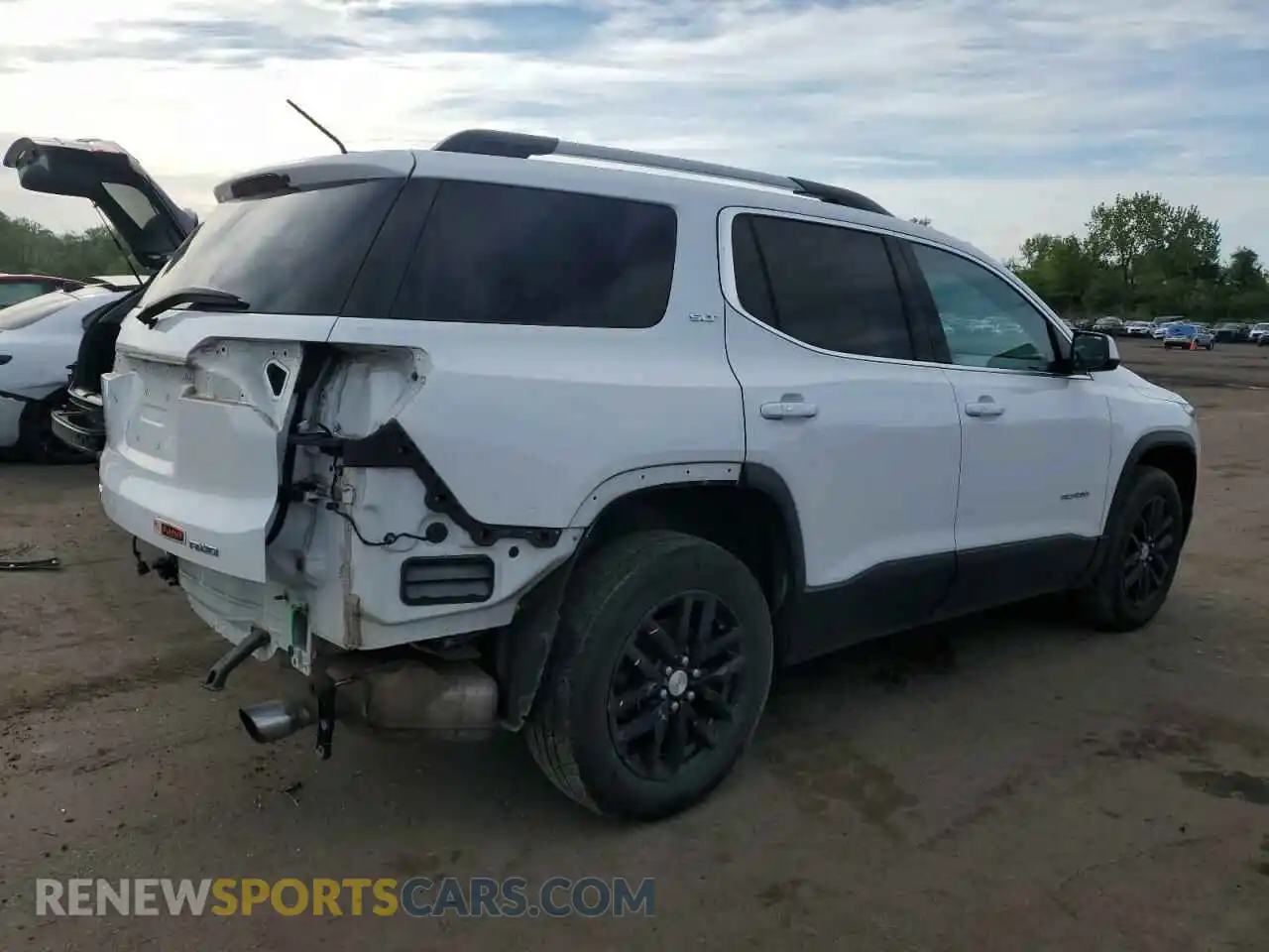 3 Photograph of a damaged car 1GKKNULS2KZ201948 GMC ACADIA 2019