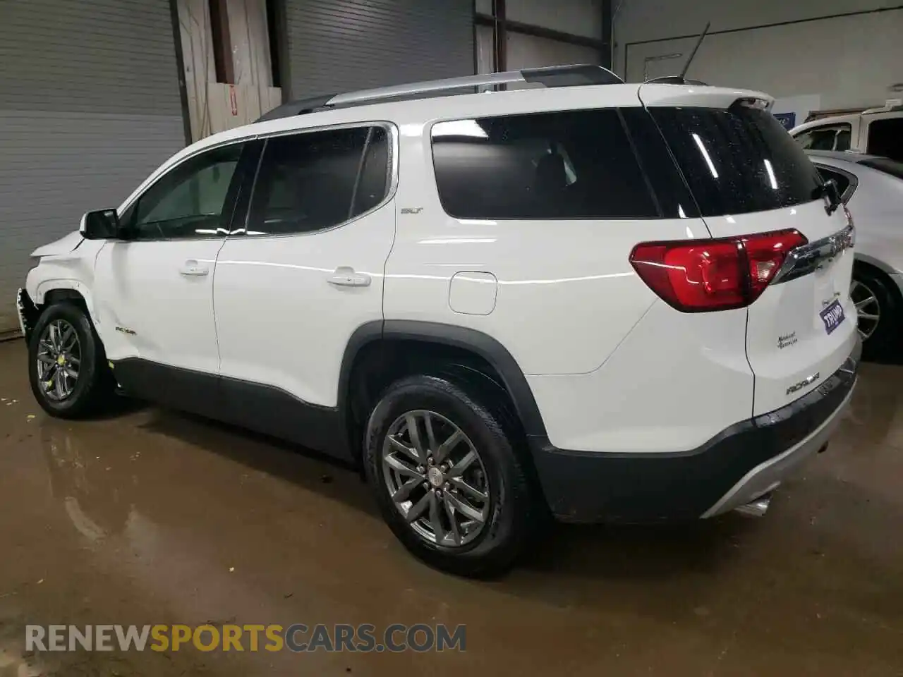2 Photograph of a damaged car 1GKKNULS6KZ240980 GMC ACADIA 2019