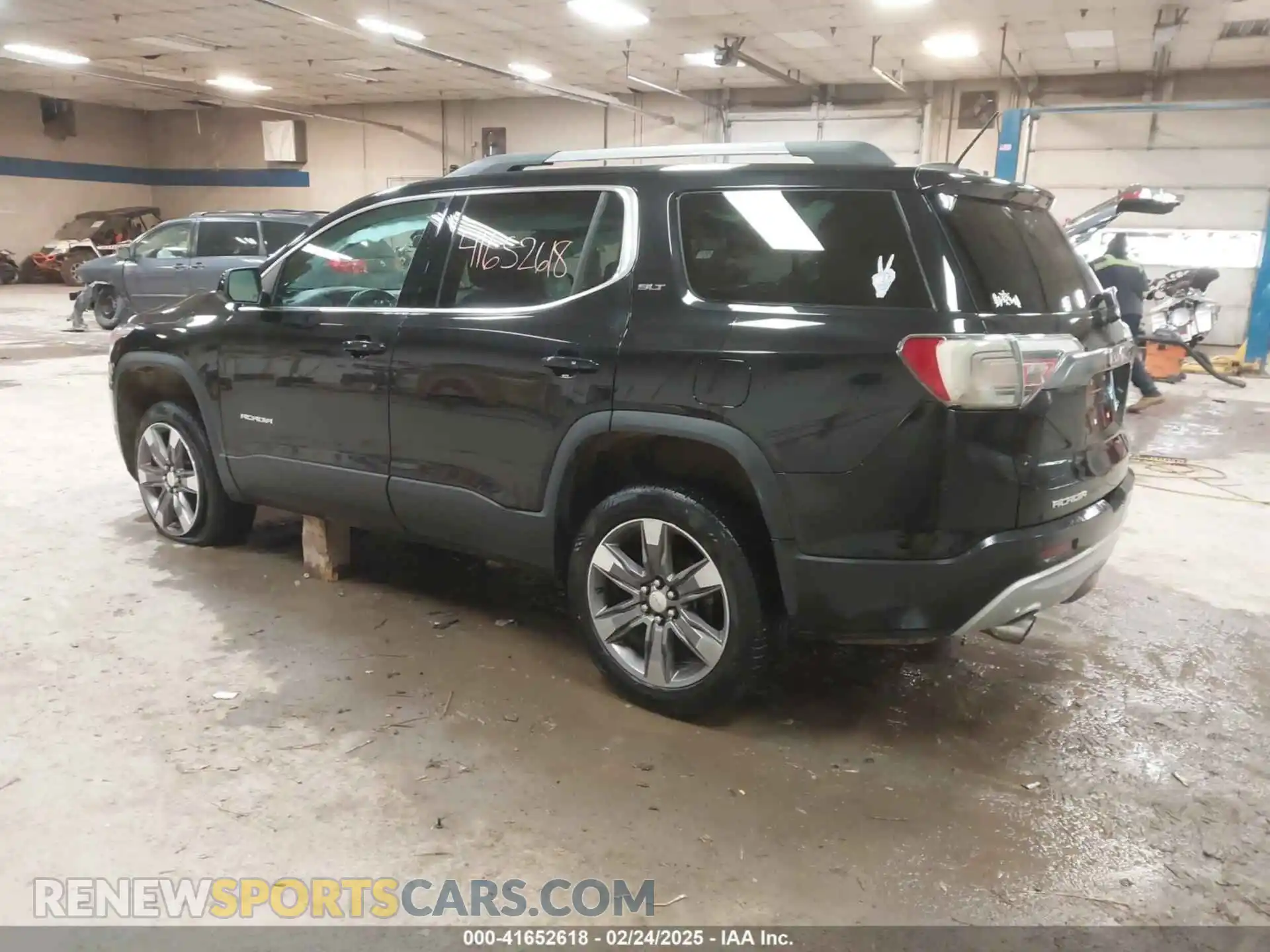 3 Photograph of a damaged car 1GKKNWLS0KZ172333 GMC ACADIA 2019