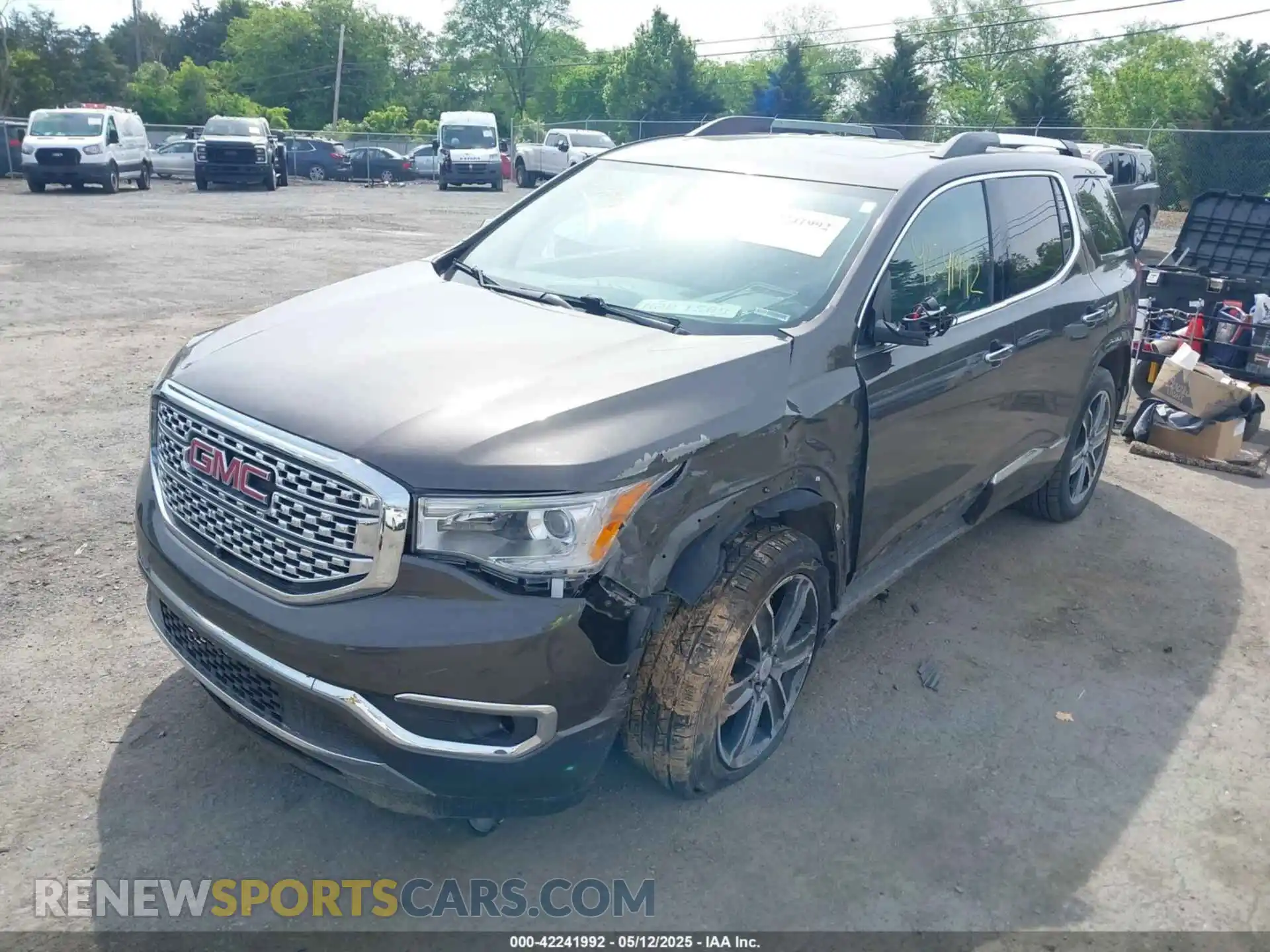 2 Photograph of a damaged car 1GKKNXLS3KZ140465 GMC ACADIA 2019