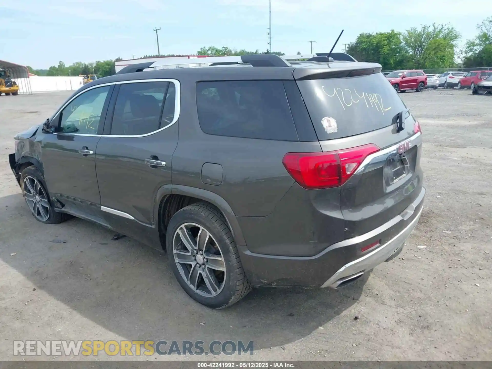 3 Photograph of a damaged car 1GKKNXLS3KZ140465 GMC ACADIA 2019