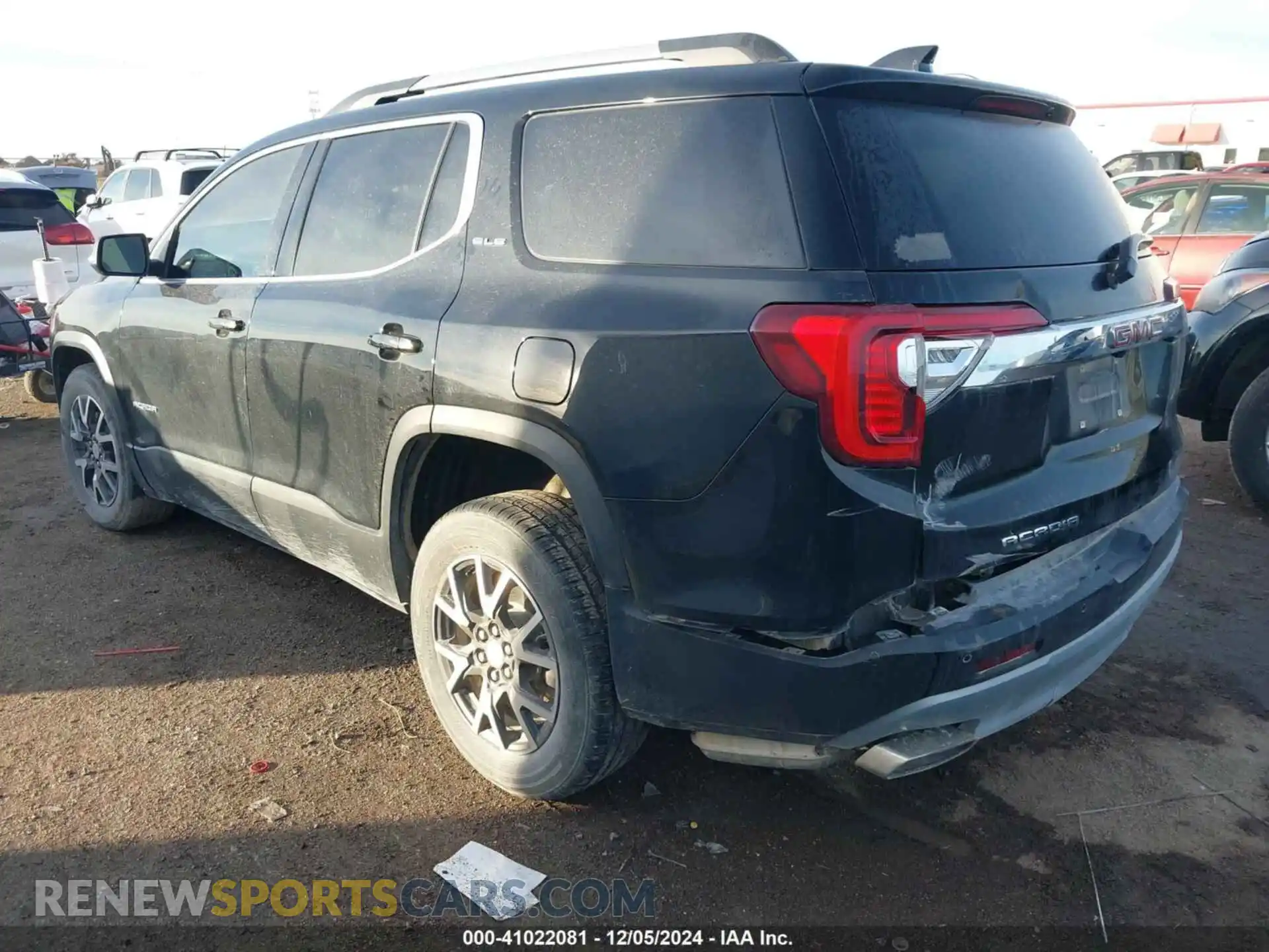 3 Photograph of a damaged car 1GKKNKLS9LZ167738 GMC ACADIA 2020
