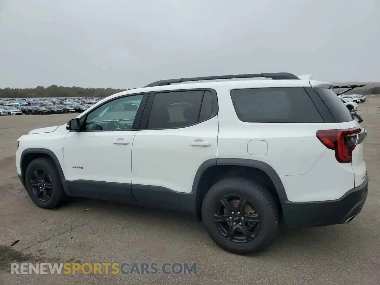 2 Photograph of a damaged car 1GKKNLLS4LZ214051 GMC ACADIA 2020