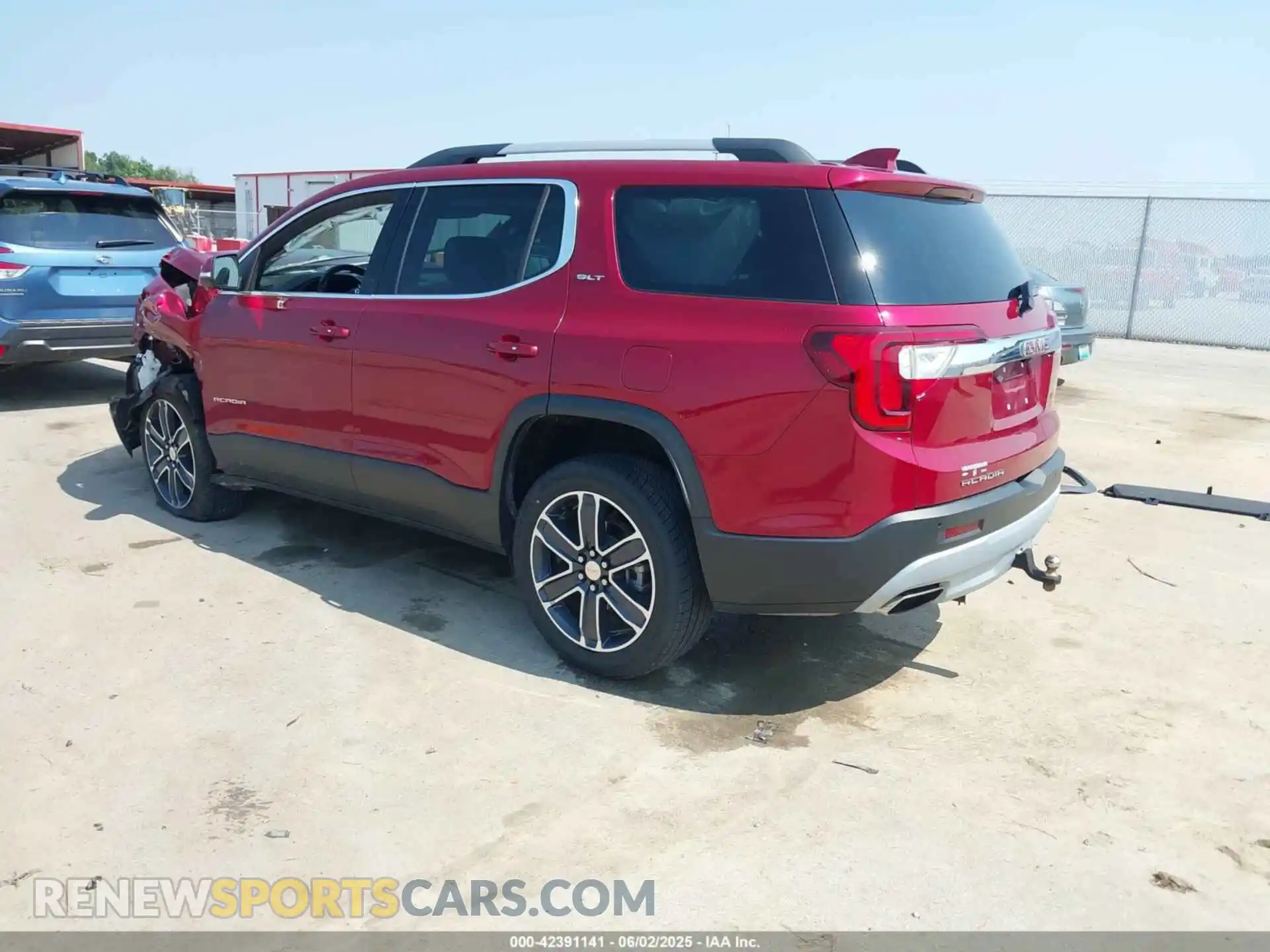 3 Photograph of a damaged car 1GKKNML43LZ200407 GMC ACADIA 2020