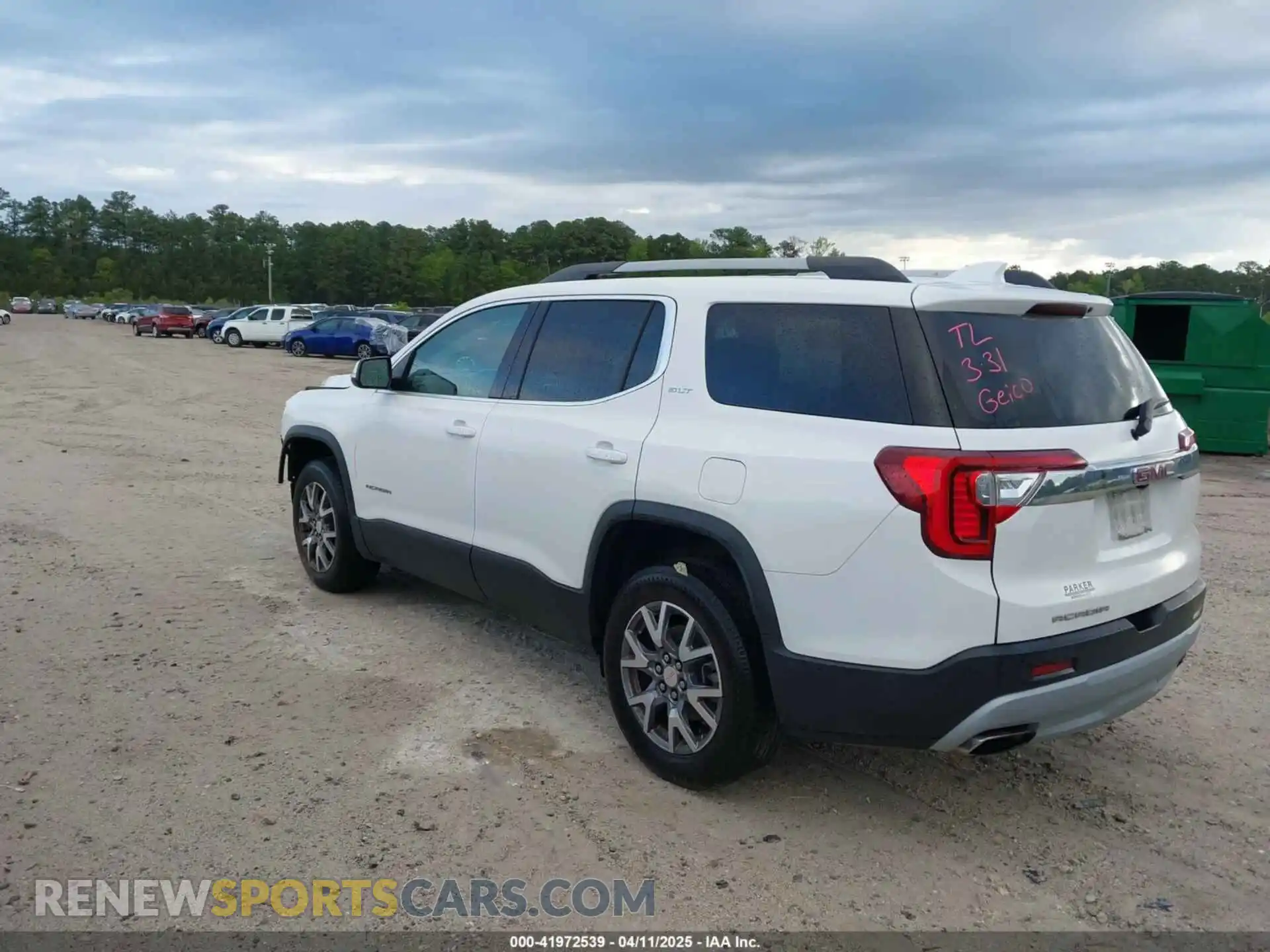 3 Photograph of a damaged car 1GKKNML44LZ203820 GMC ACADIA 2020