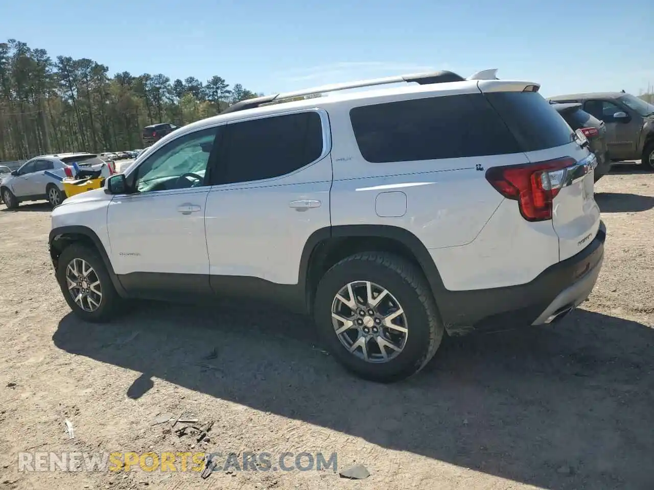 2 Photograph of a damaged car 1GKKNMLS0LZ193009 GMC ACADIA 2020