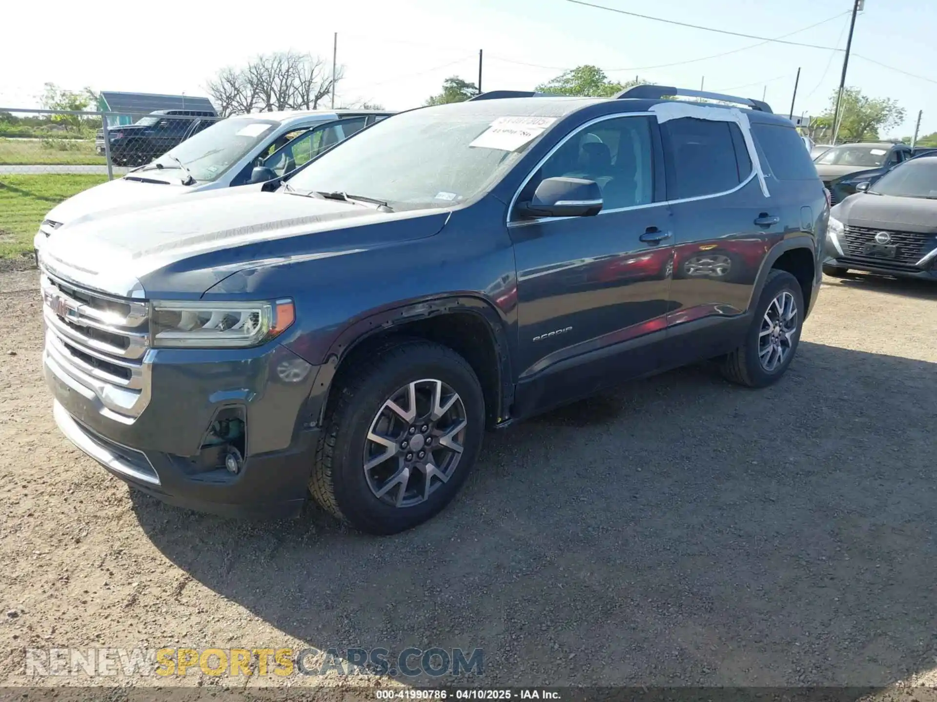 2 Photograph of a damaged car 1GKKNMLS0LZ209421 GMC ACADIA 2020