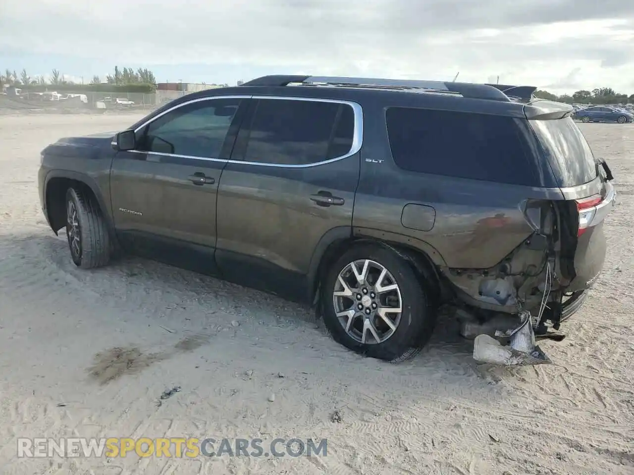 2 Photograph of a damaged car 1GKKNMLS1LZ114222 GMC ACADIA 2020