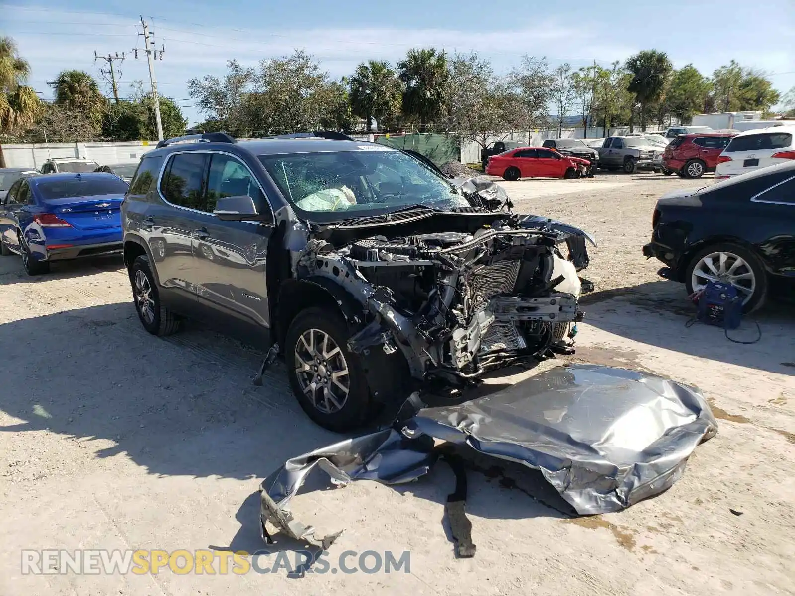 1 Photograph of a damaged car 1GKKNMLS1LZ236143 GMC ACADIA 2020