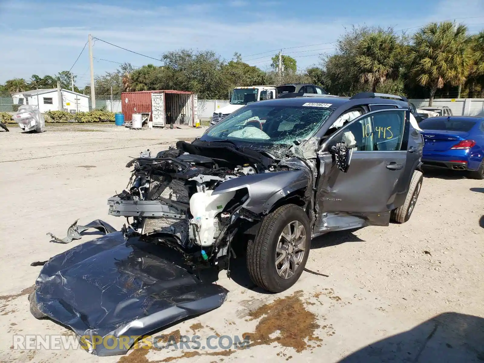 2 Photograph of a damaged car 1GKKNMLS1LZ236143 GMC ACADIA 2020