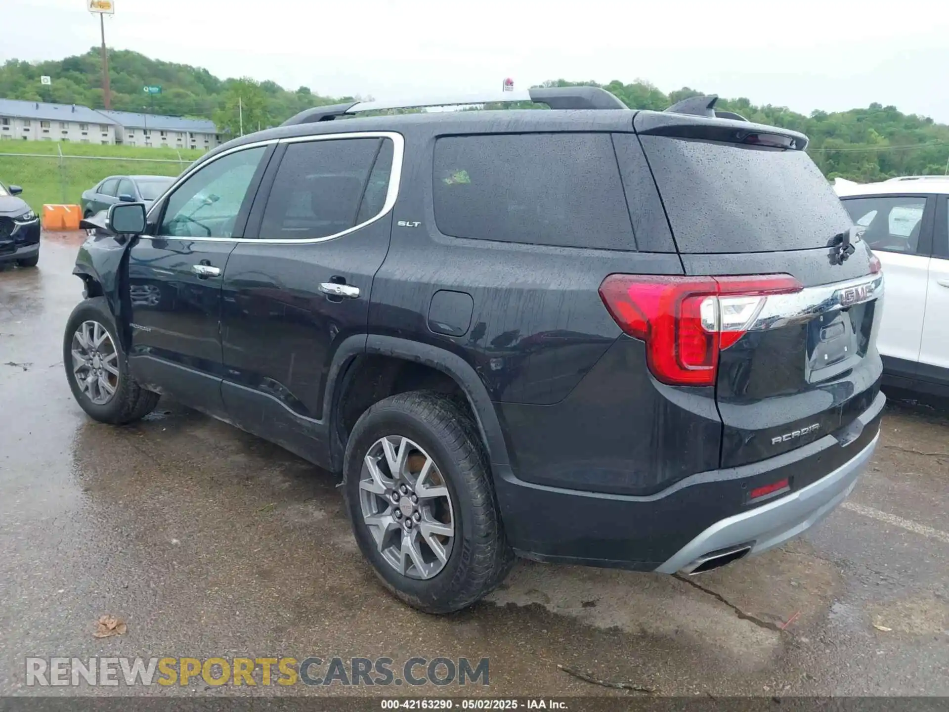 3 Photograph of a damaged car 1GKKNMLS2LZ136651 GMC ACADIA 2020