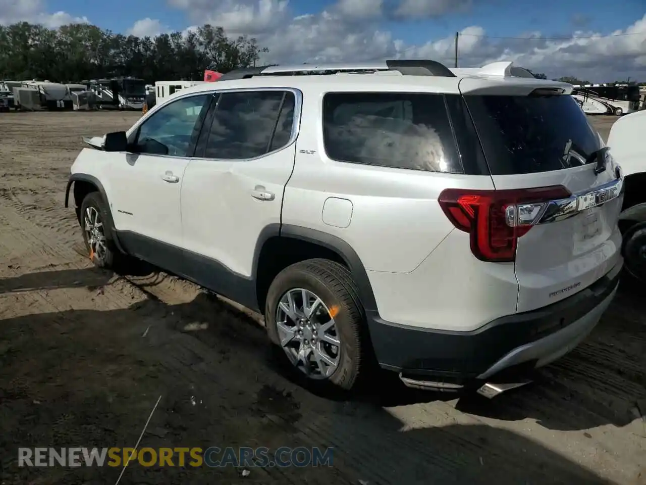2 Photograph of a damaged car 1GKKNMLS4LZ139437 GMC ACADIA 2020