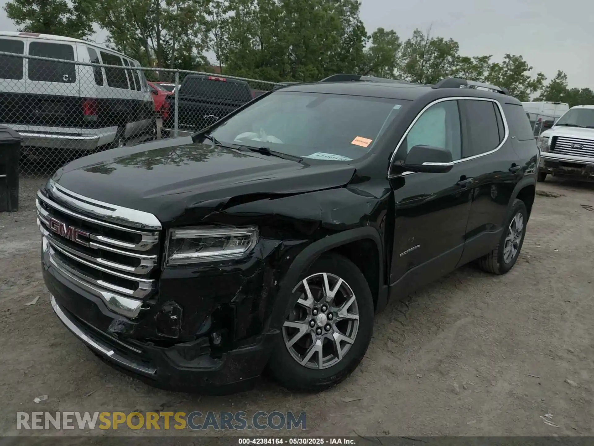 2 Photograph of a damaged car 1GKKNMLS4LZ163494 GMC ACADIA 2020