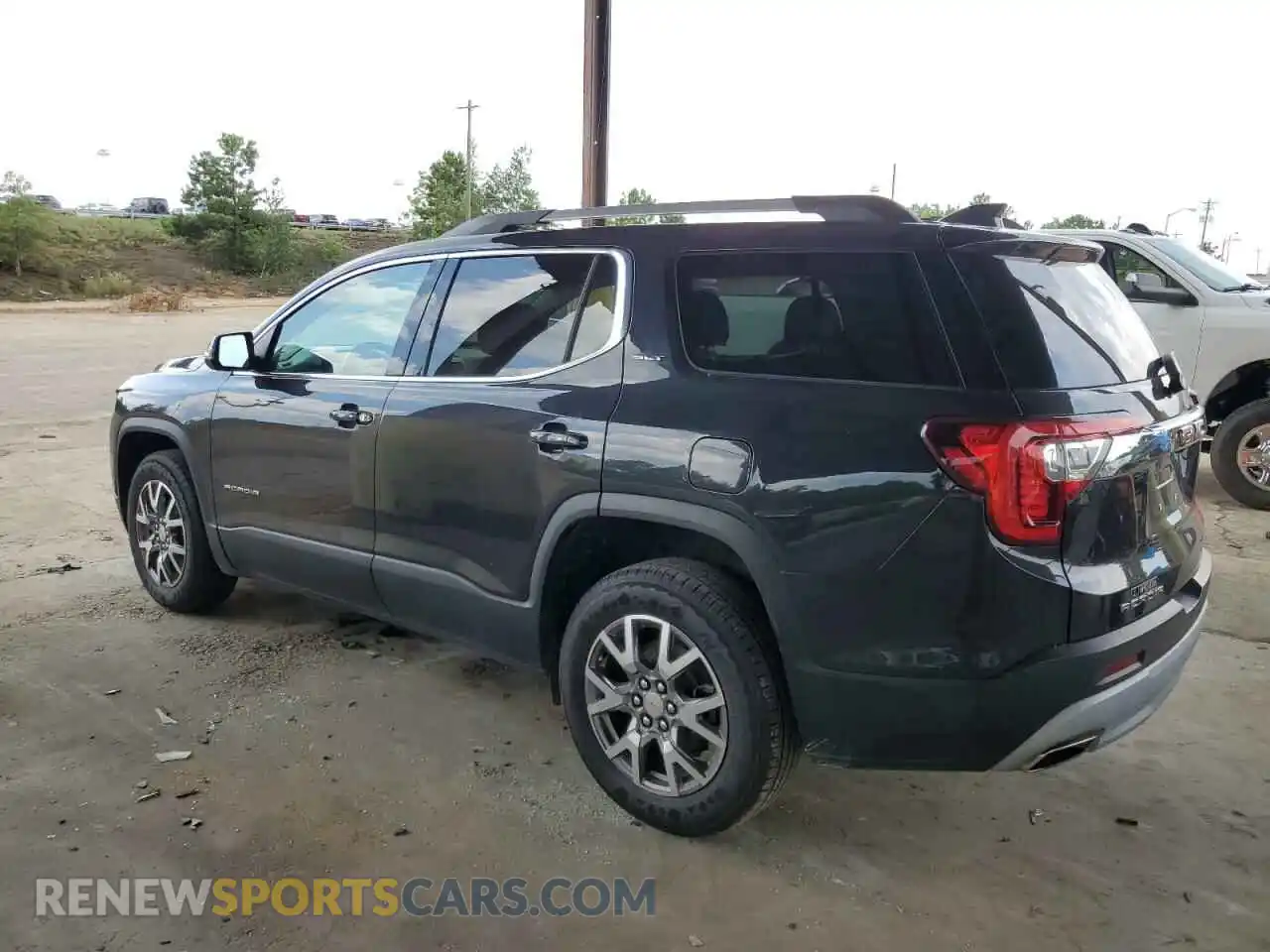 2 Photograph of a damaged car 1GKKNMLS6LZ224635 GMC ACADIA 2020