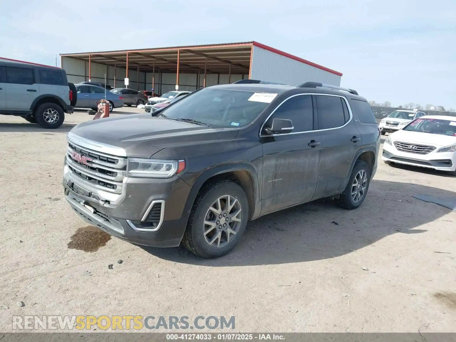 2 Photograph of a damaged car 1GKKNMLS7LZ153008 GMC ACADIA 2020