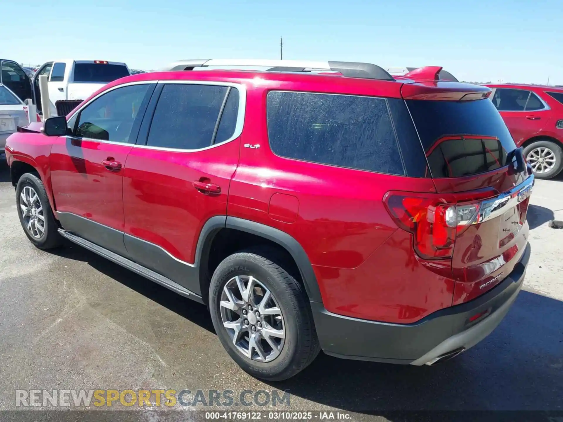 3 Photograph of a damaged car 1GKKNMLS7LZ209156 GMC ACADIA 2020