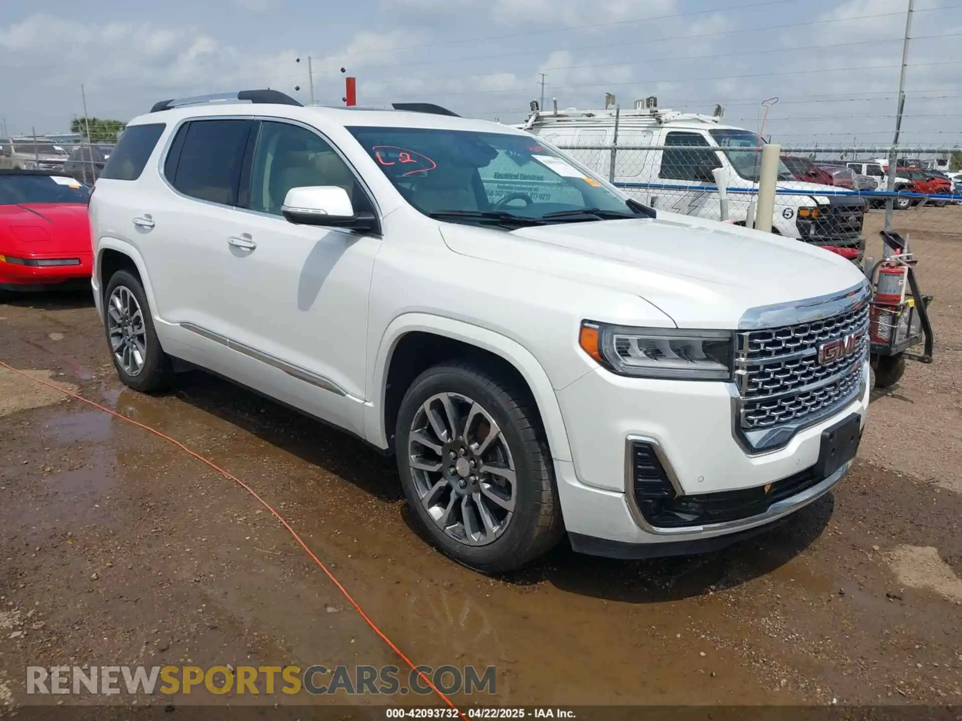 1 Photograph of a damaged car 1GKKNPLS4LZ113308 GMC ACADIA 2020