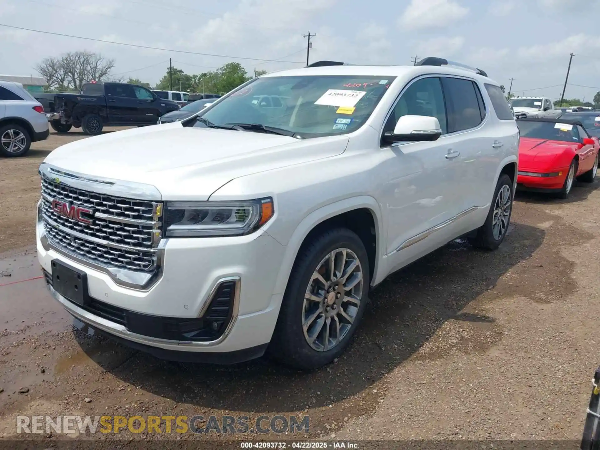2 Photograph of a damaged car 1GKKNPLS4LZ113308 GMC ACADIA 2020