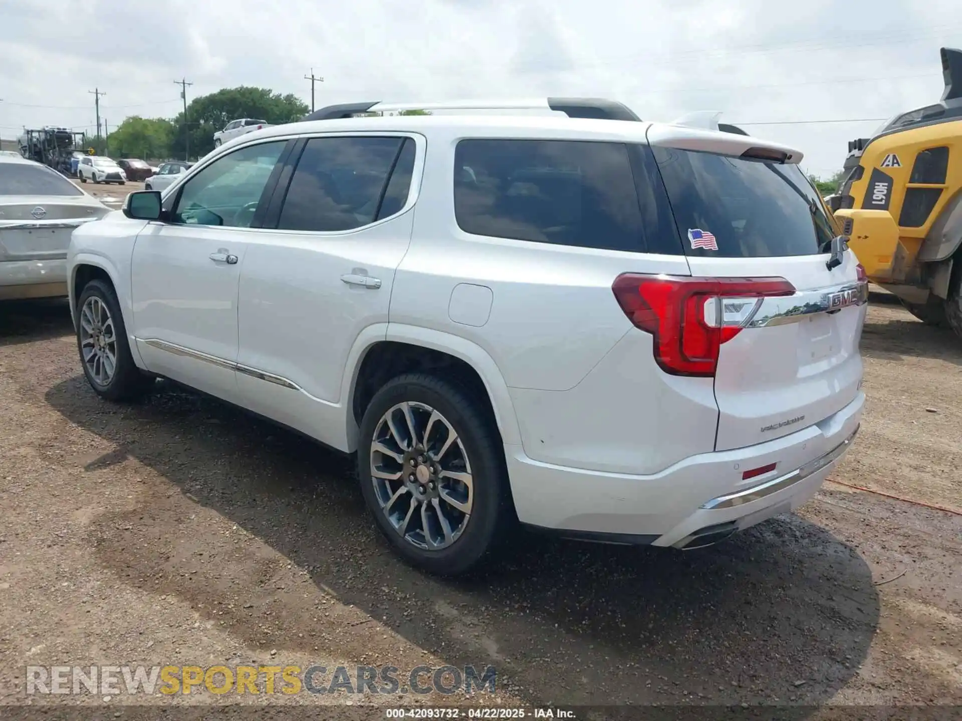 3 Photograph of a damaged car 1GKKNPLS4LZ113308 GMC ACADIA 2020