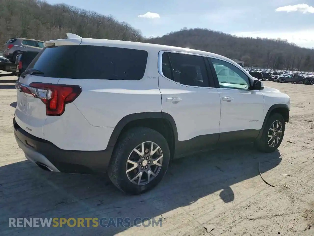 3 Photograph of a damaged car 1GKKNRLS2LZ145945 GMC ACADIA 2020