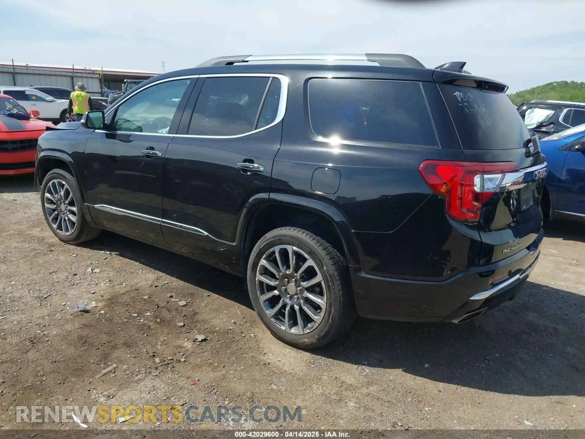 3 Photograph of a damaged car 1GKKNXLS3LZ160524 GMC ACADIA 2020