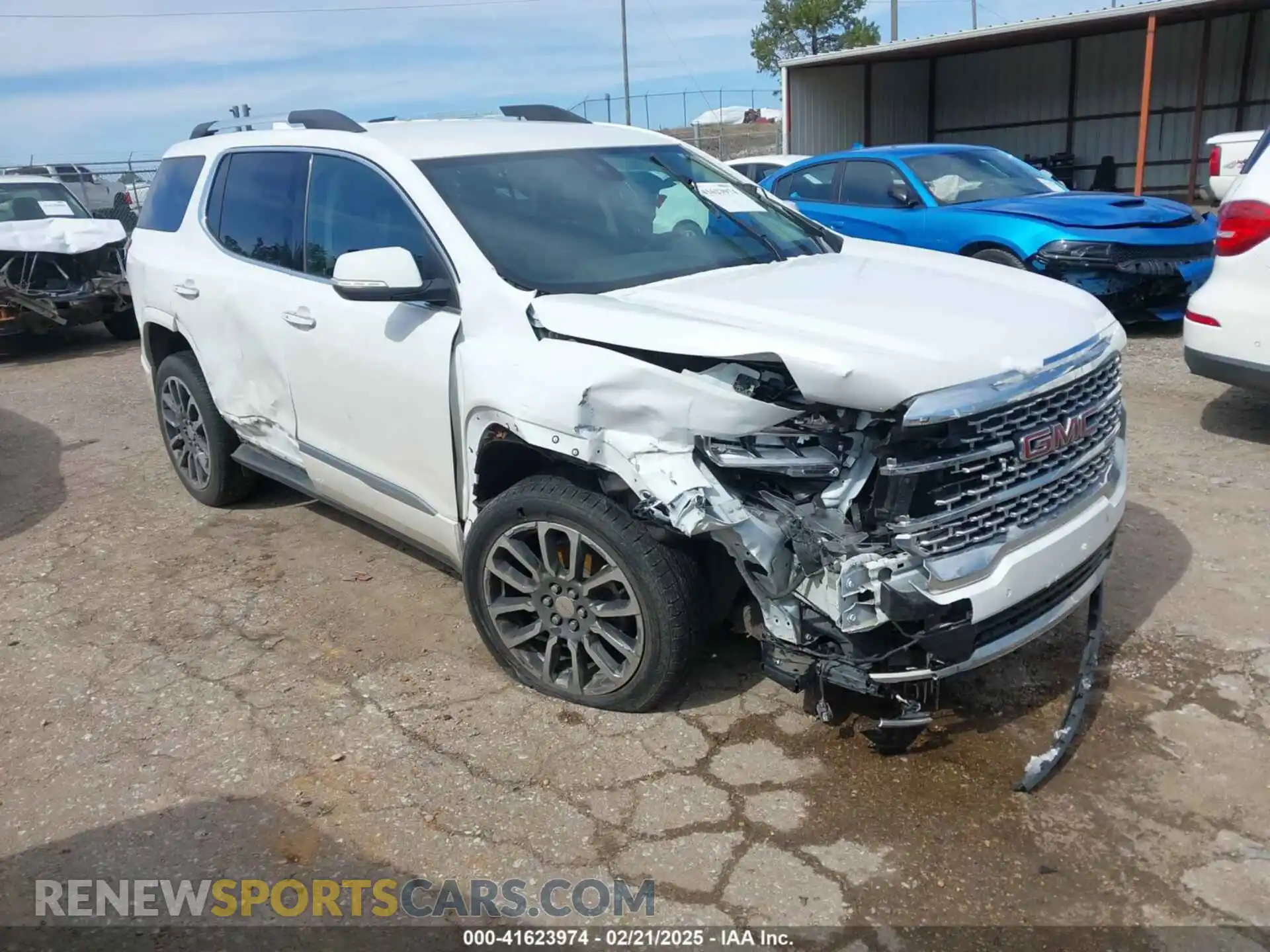 1 Photograph of a damaged car 1GKKNXLS7LZ112041 GMC ACADIA 2020