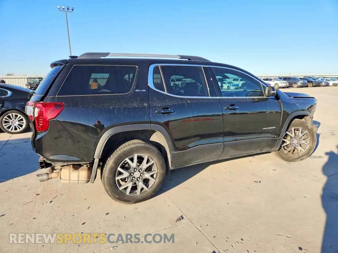 3 Photograph of a damaged car 1GKKNKLA1MZ215581 GMC ACADIA 2021