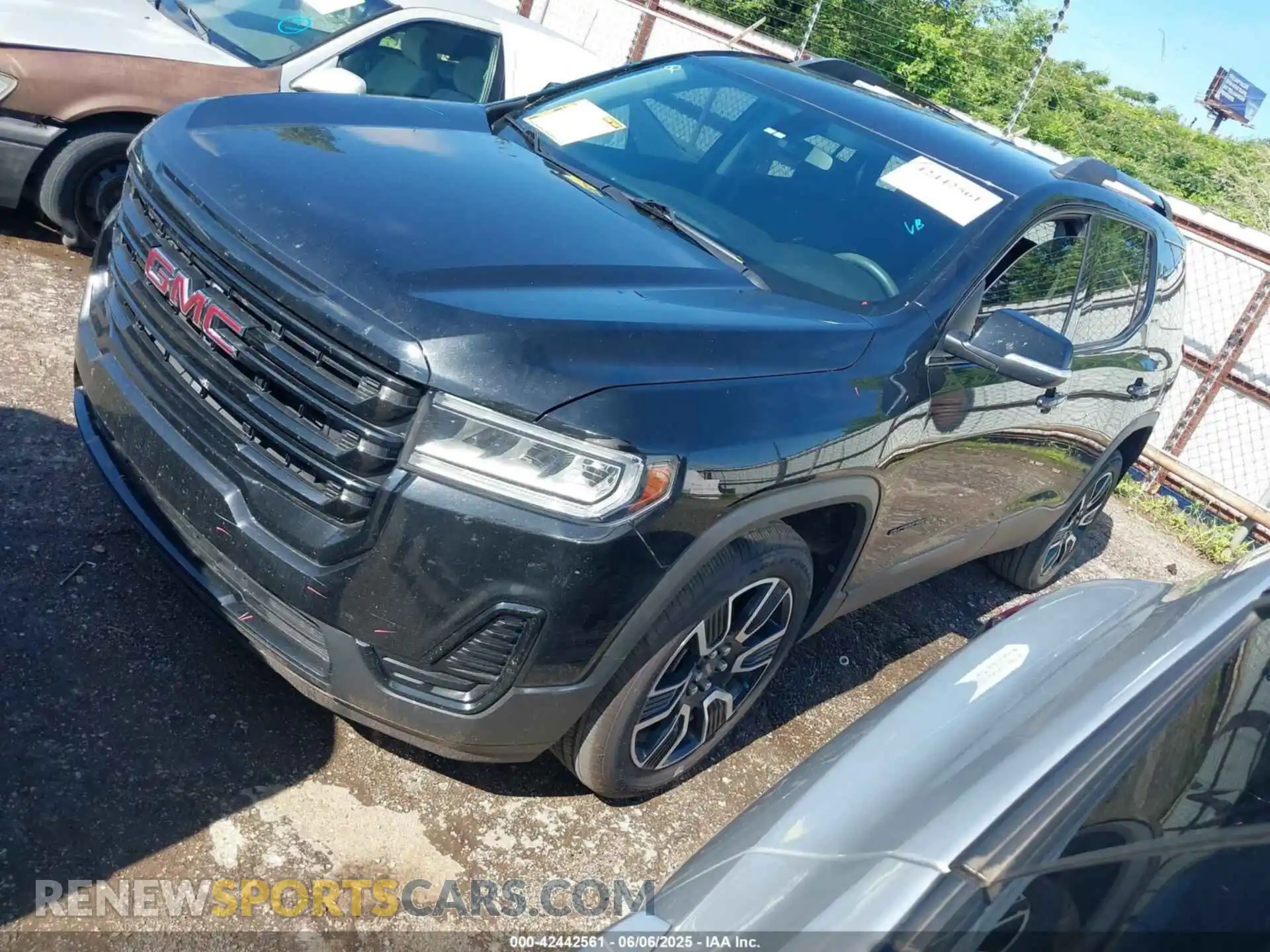 2 Photograph of a damaged car 1GKKNKLA3MZ208129 GMC ACADIA 2021