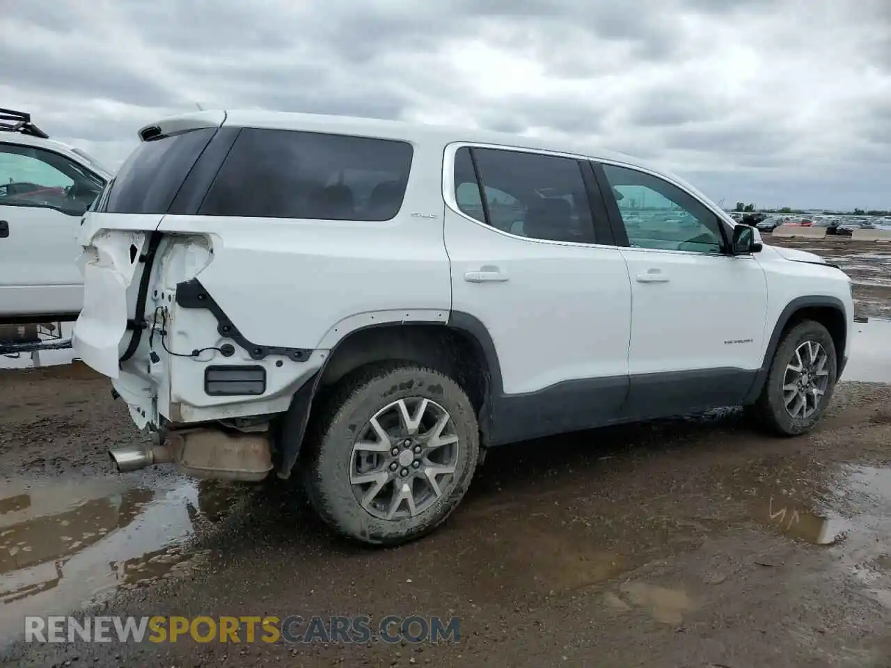 3 Photograph of a damaged car 1GKKNKLAXMZ160810 GMC ACADIA 2021