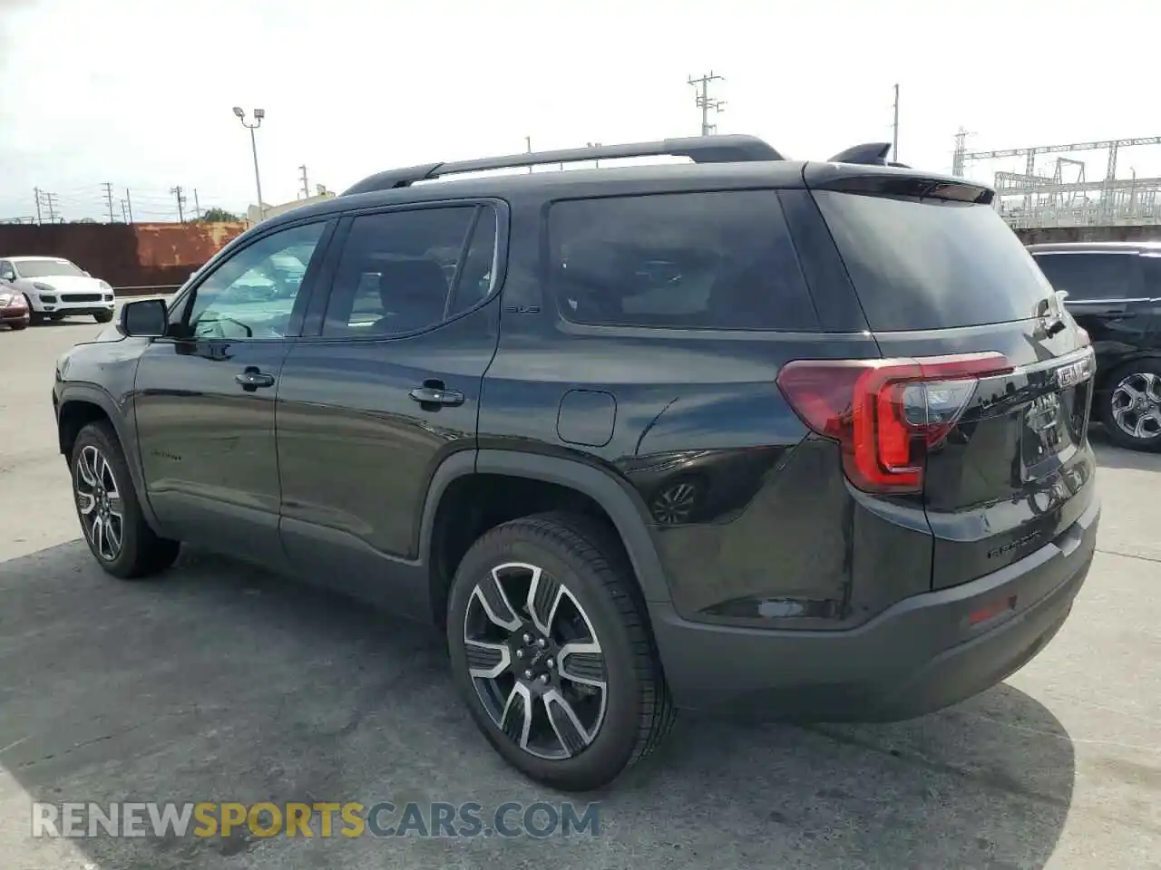 2 Photograph of a damaged car 1GKKNKLAXMZ166350 GMC ACADIA 2021