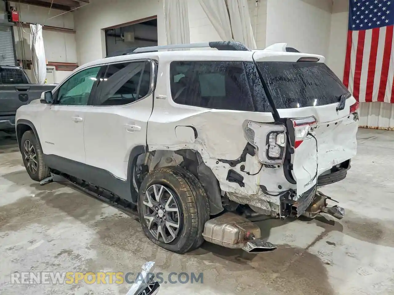 2 Photograph of a damaged car 1GKKNKLS1MZ103923 GMC ACADIA 2021