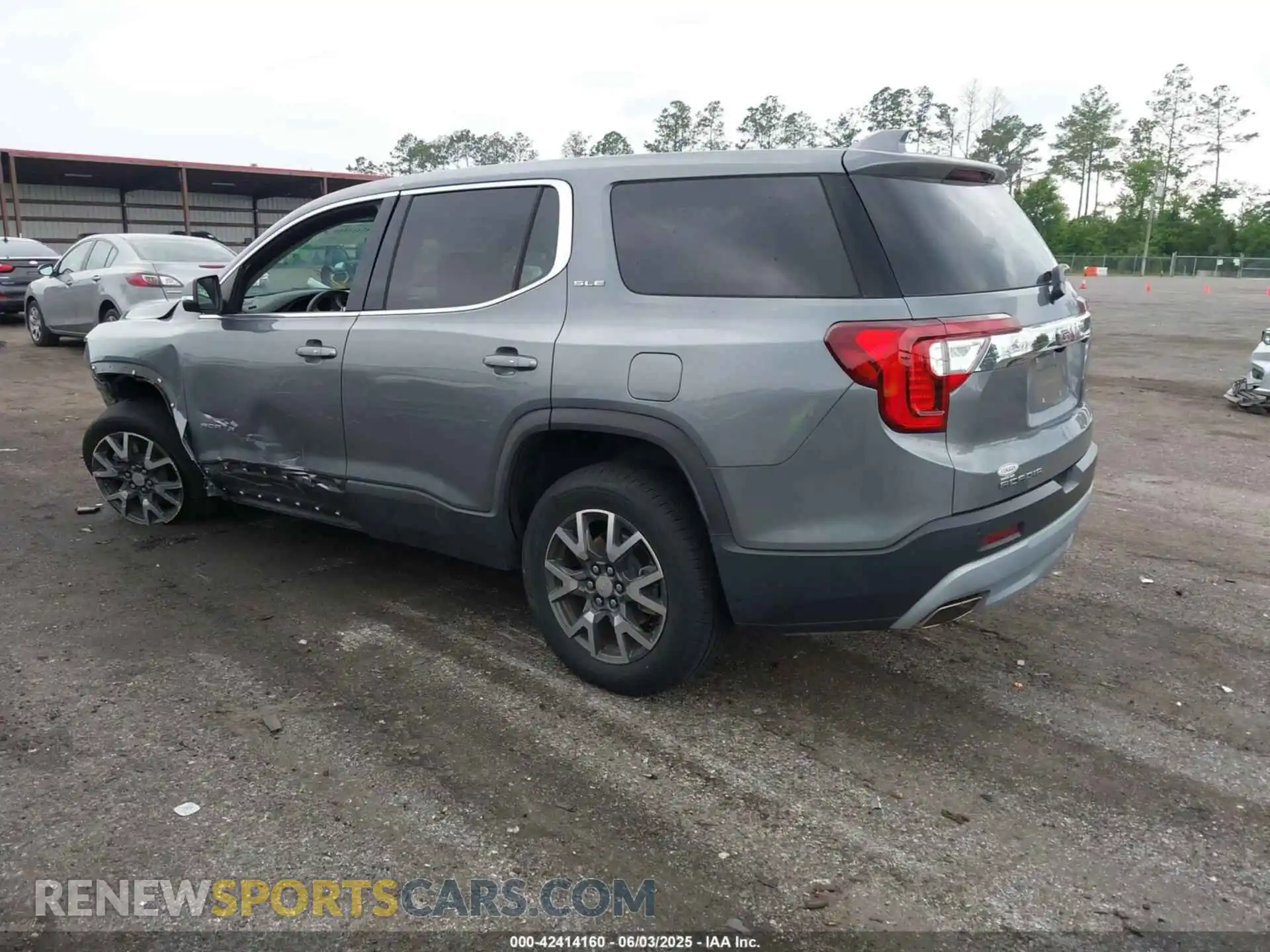 3 Photograph of a damaged car 1GKKNKLS4MZ173948 GMC ACADIA 2021
